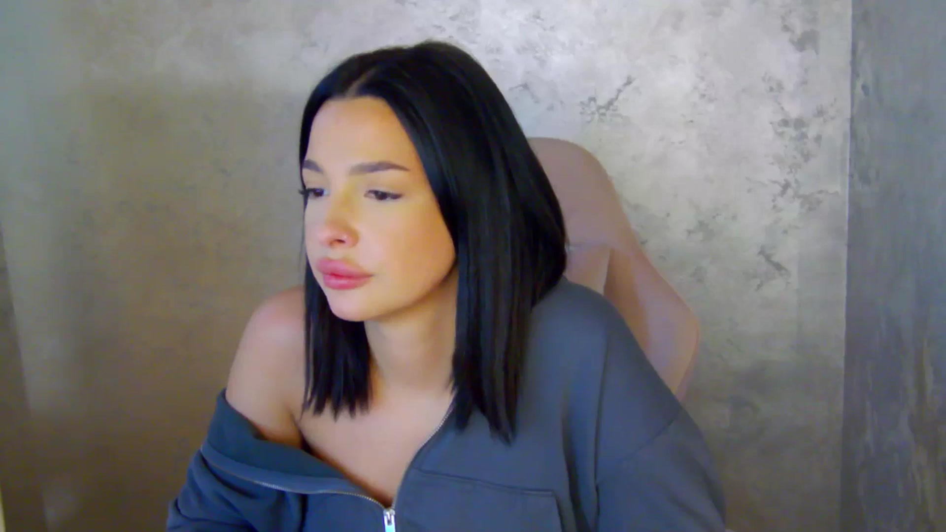 Gallery image thumbnail from meliiis_'s myfreecams stream on, 04/16/2026, 18:22 image 6 of 20