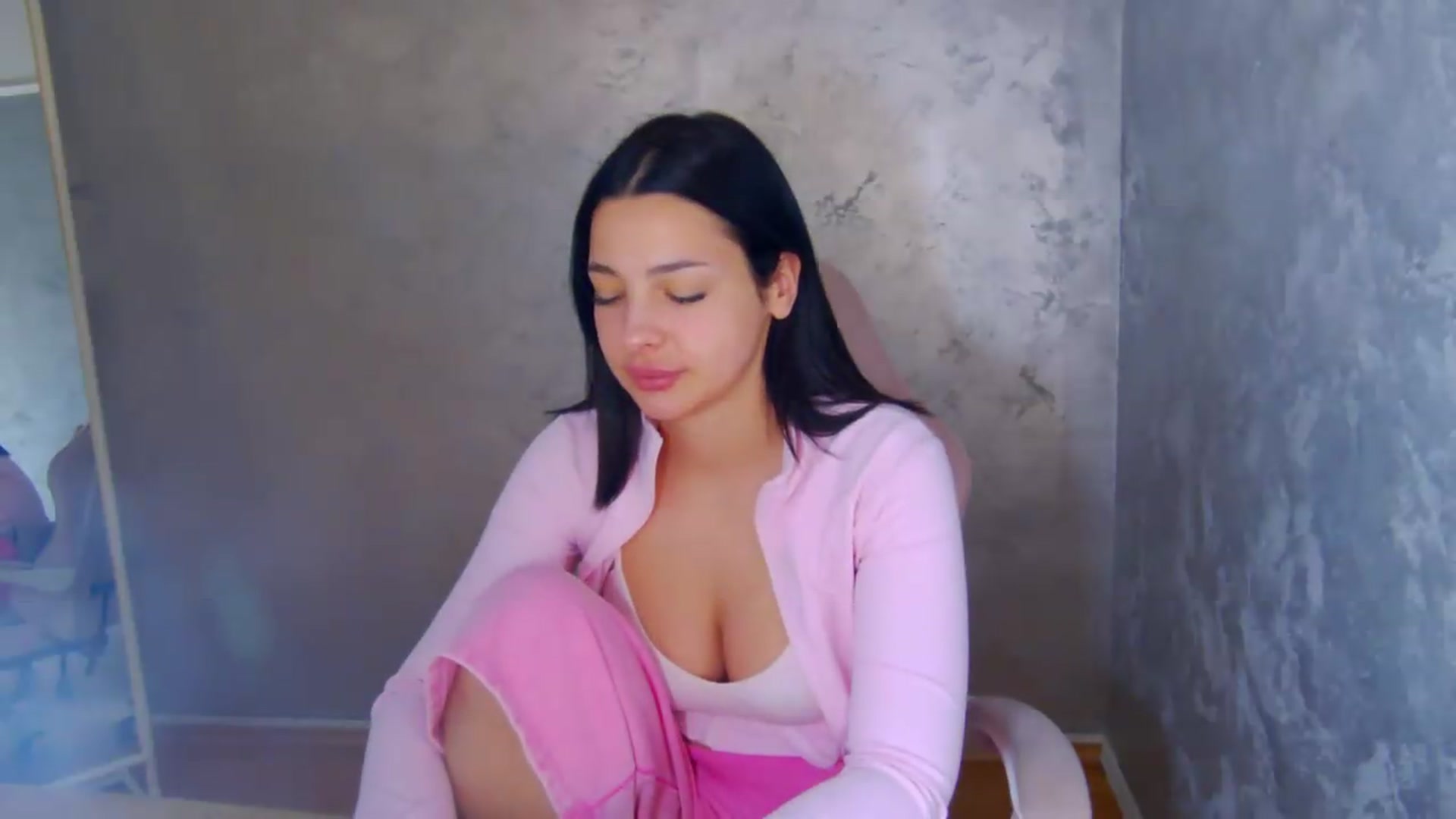 Gallery image thumbnail from meliiis_'s myfreecams stream on, 04/17/2026, 13:58 image 13 of 20