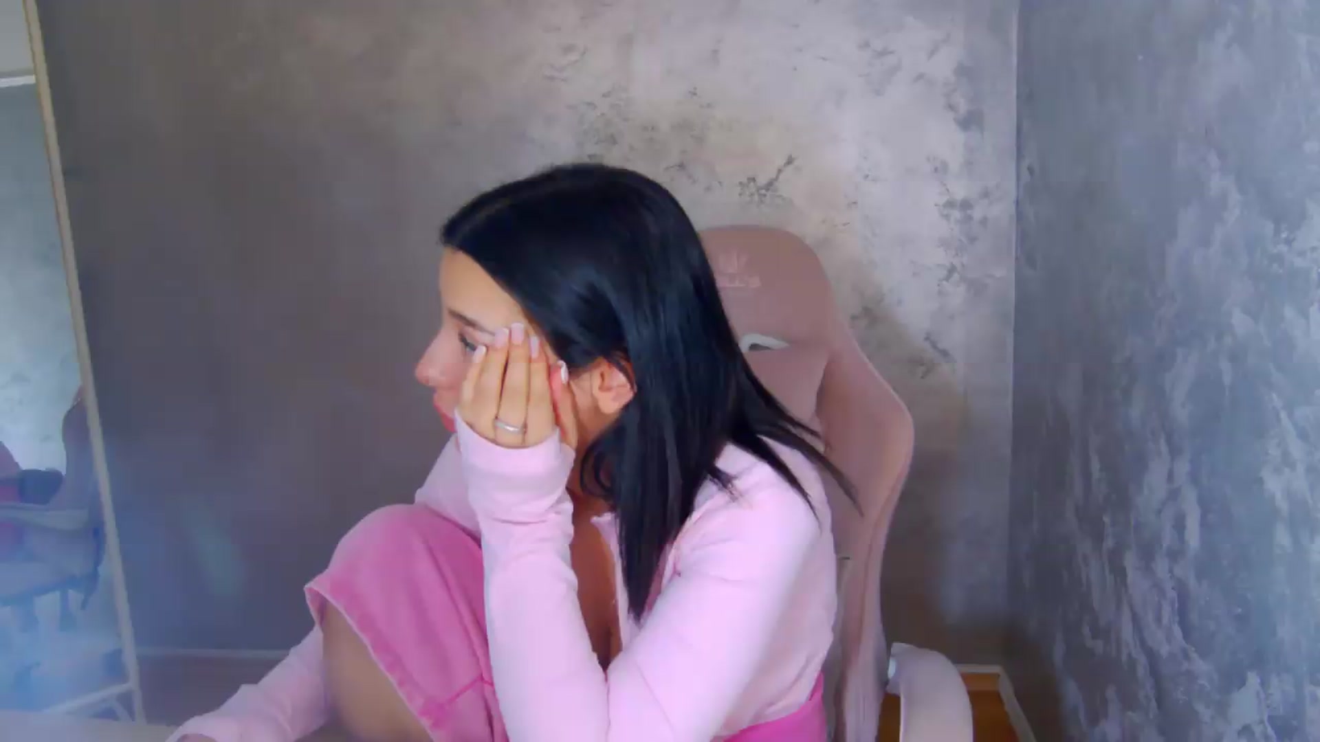 Gallery image thumbnail from meliiis_'s myfreecams stream on, 04/17/2026, 13:58 image 14 of 20