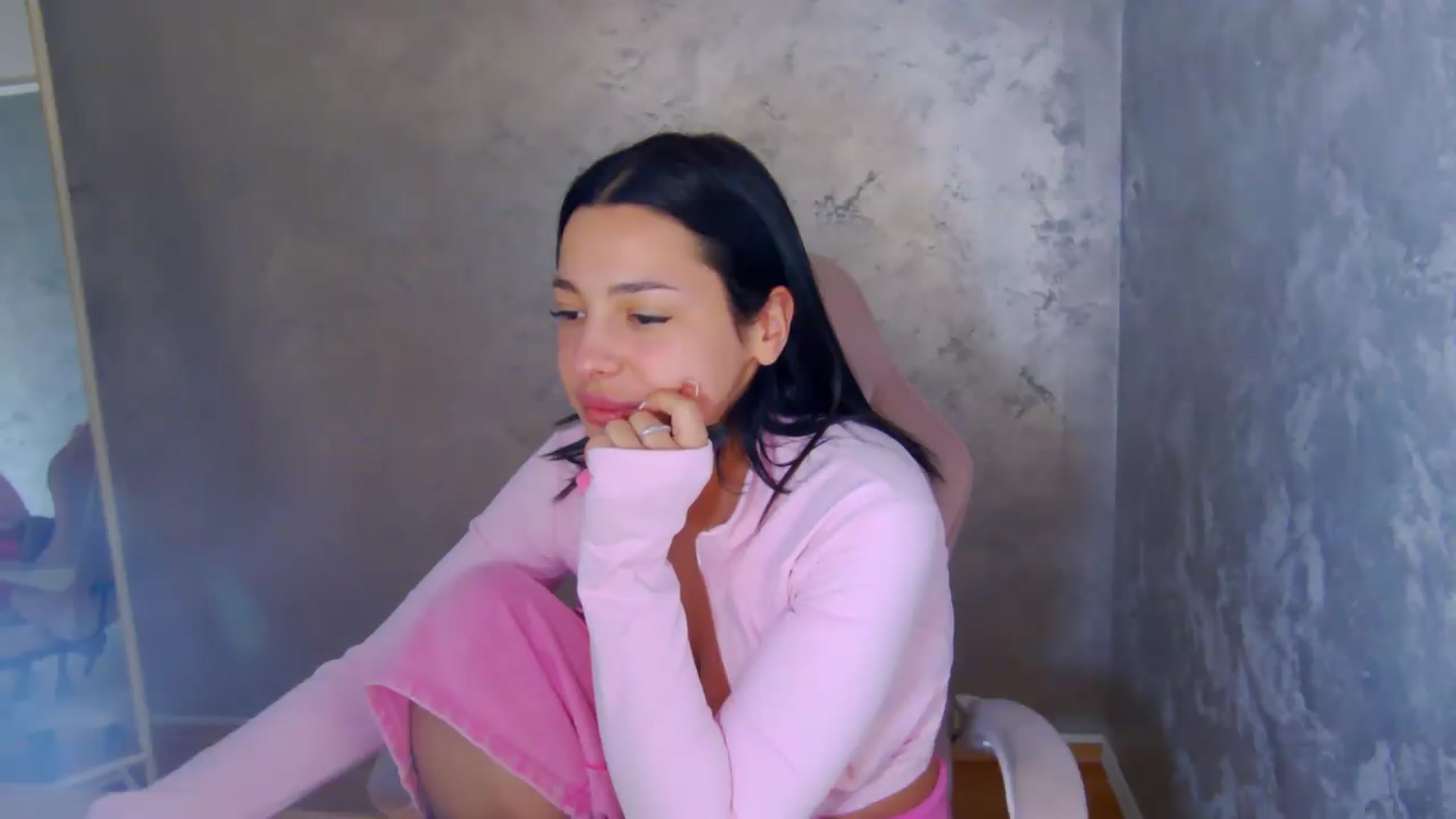 Gallery image thumbnail from meliiis_'s myfreecams stream on, 04/17/2026, 13:58 image 8 of 20