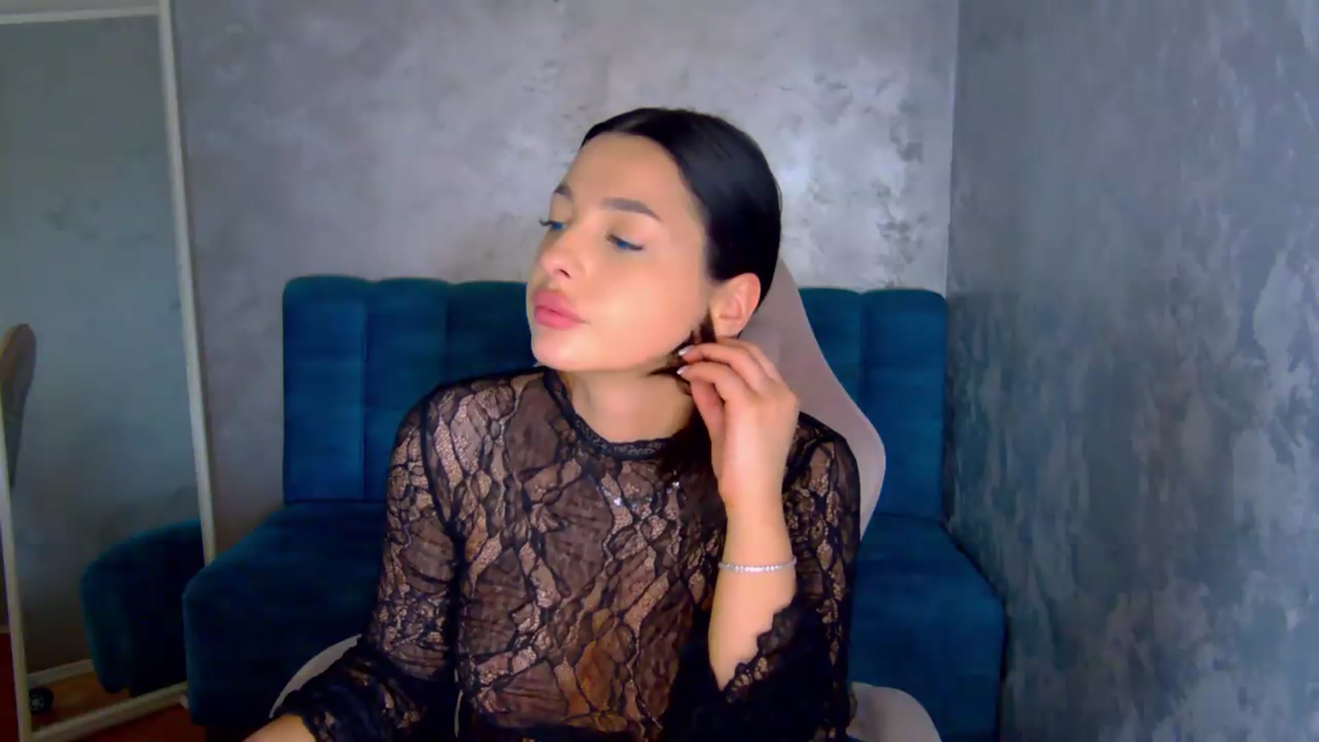 Gallery image thumbnail from meliiis_'s myfreecams stream on, 04/21/2026, 18:17 image 5 of 20
