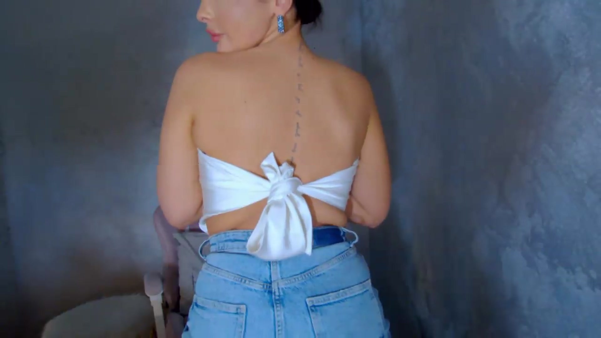 Gallery image thumbnail from meliiis_'s myfreecams stream on, 04/24/2026, 19:19 image 10 of 20