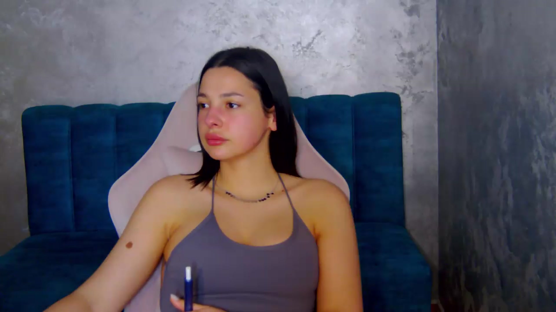 Gallery image thumbnail from meliiis_'s myfreecams stream on, 04/28/2026, 17:46 image 18 of 20