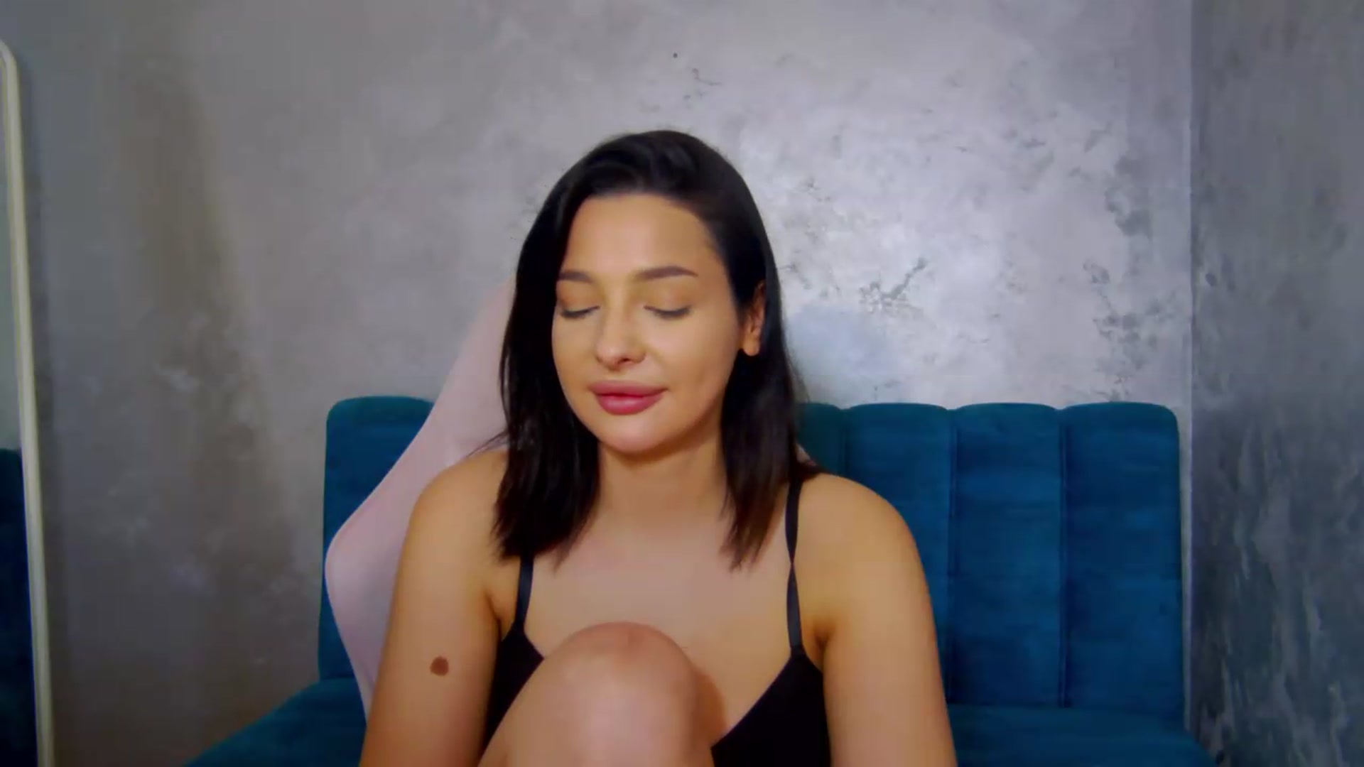 Gallery image thumbnail from meliiis_'s myfreecams stream on, 05/01/2026, 18:59 image 20 of 20