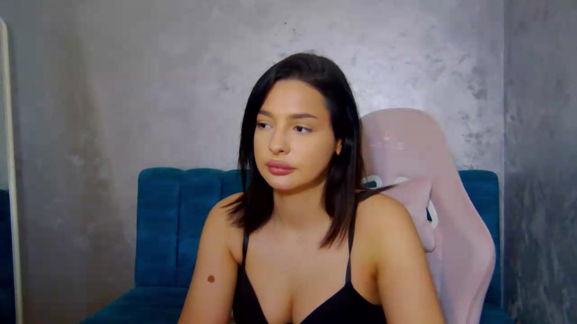 Gallery image thumbnail from meliiis_'s myfreecams stream on, 05/01/2026, 18:59 image 12 of 20