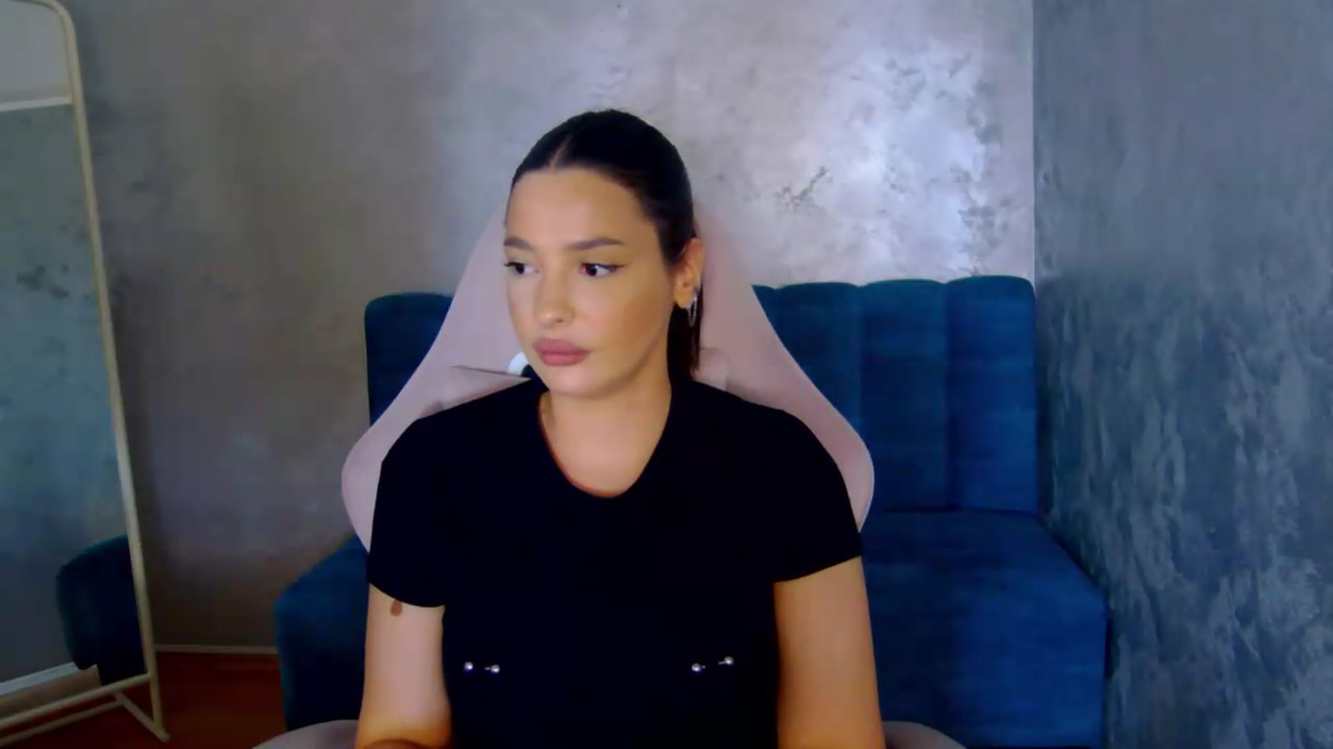 Gallery image thumbnail from meliiis_'s myfreecams stream on, 05/07/2026, 15:07 image 12 of 20