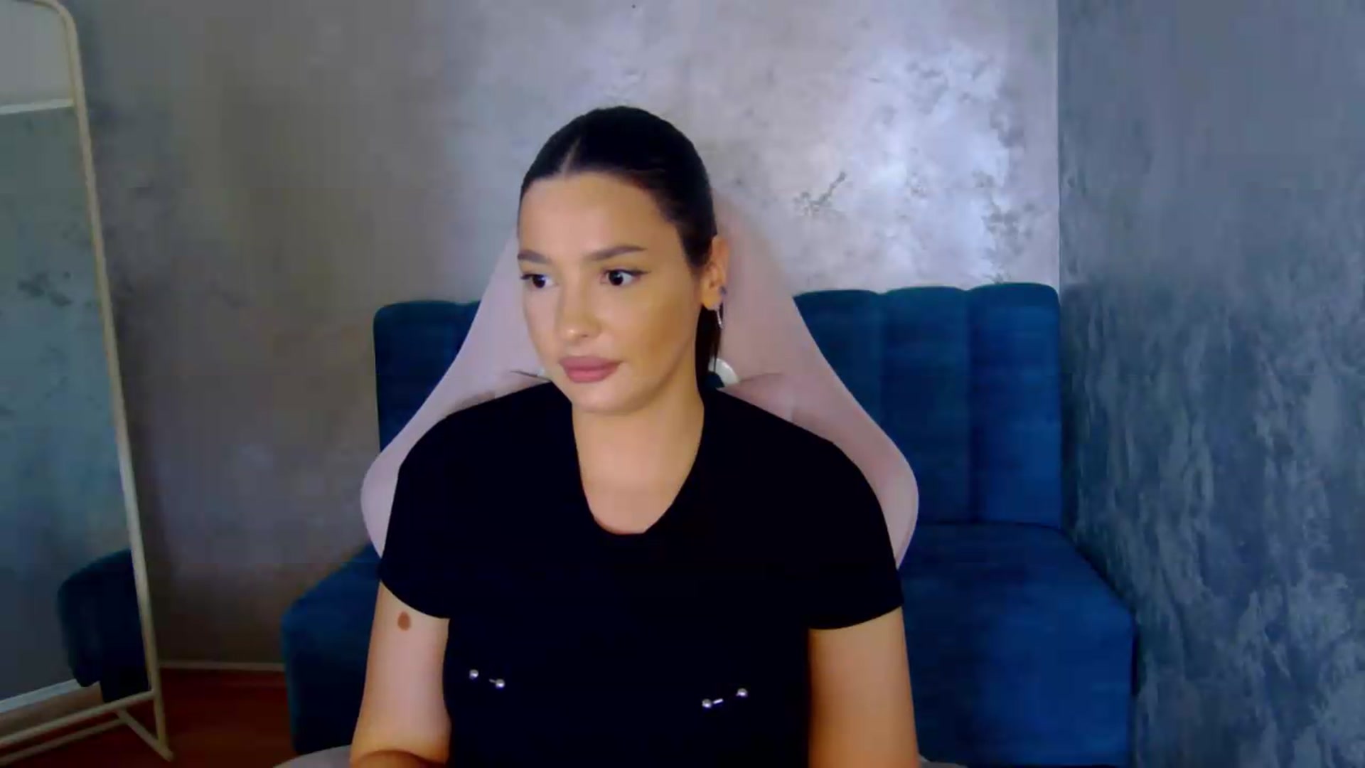 Gallery image thumbnail from meliiis_'s myfreecams stream on, 05/07/2026, 15:07 image 17 of 20