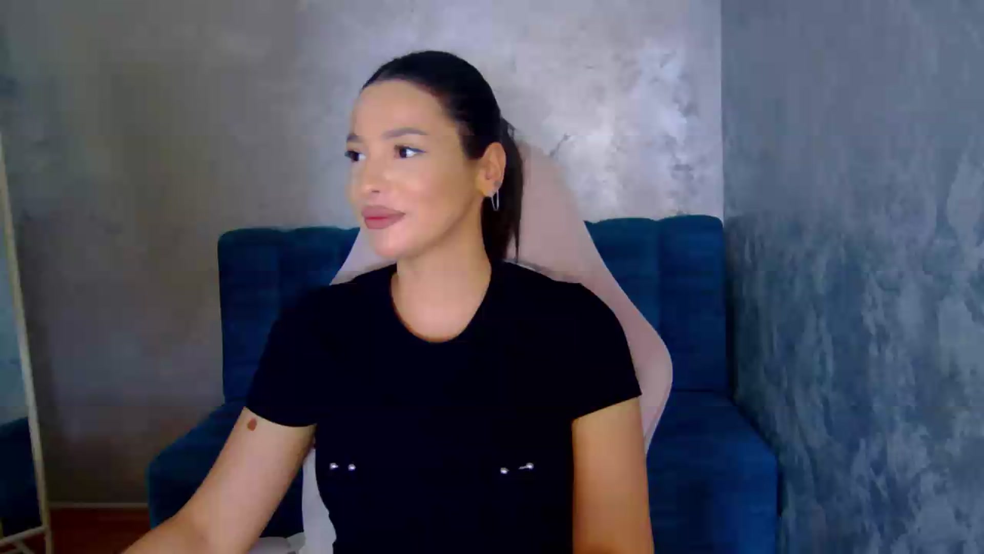 Gallery image thumbnail from meliiis_'s myfreecams stream on, 05/07/2026, 15:07 image 4 of 20