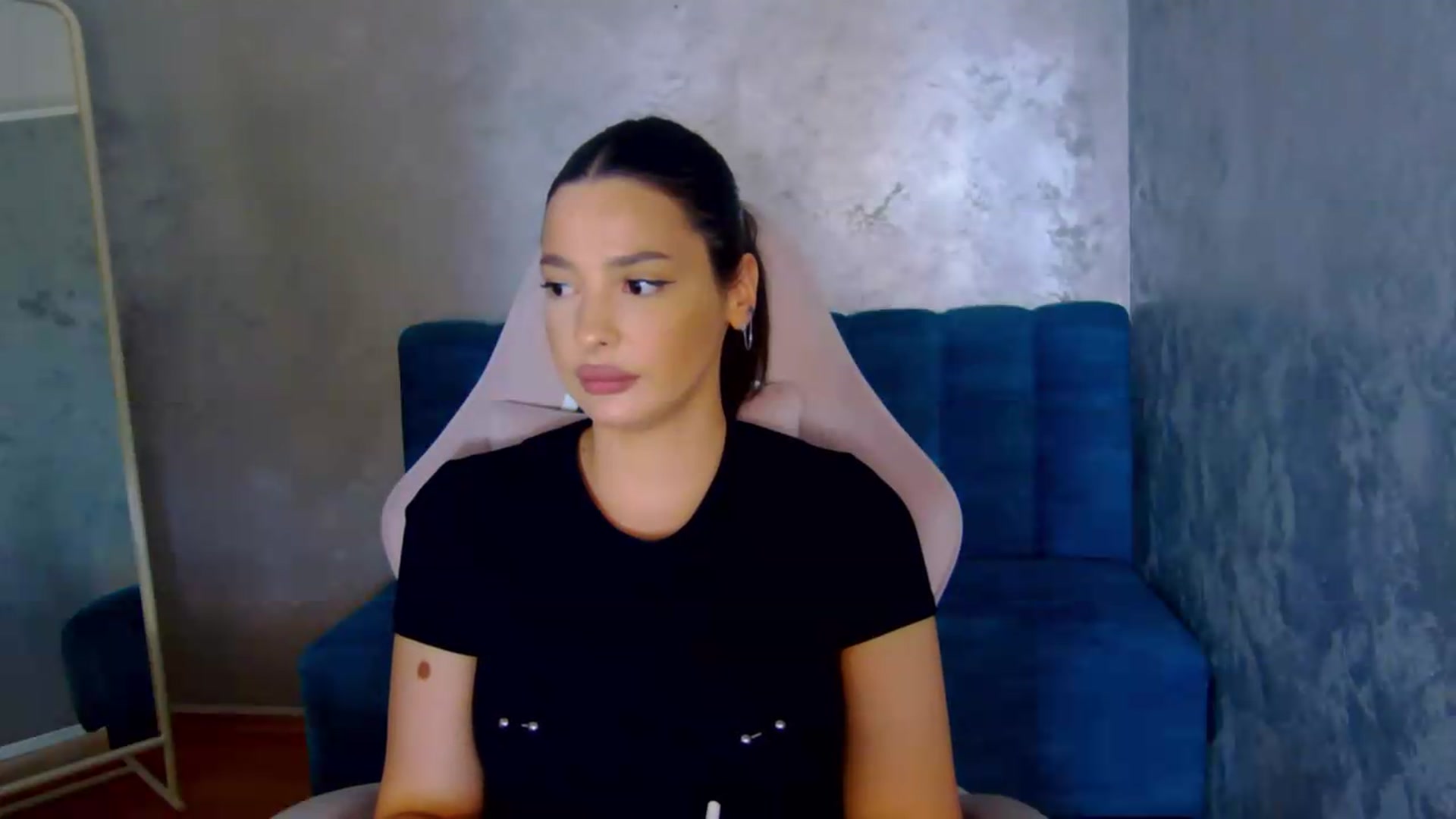 Gallery image thumbnail from meliiis_'s myfreecams stream on, 05/07/2026, 15:07 image 10 of 20