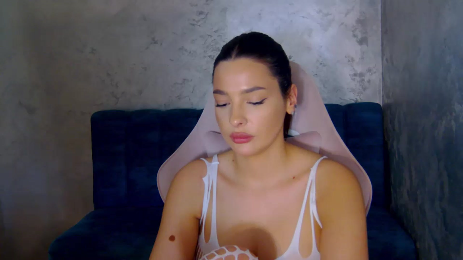 Gallery image thumbnail from meliiis_'s myfreecams stream on, 05/07/2026, 18:25 image 12 of 20