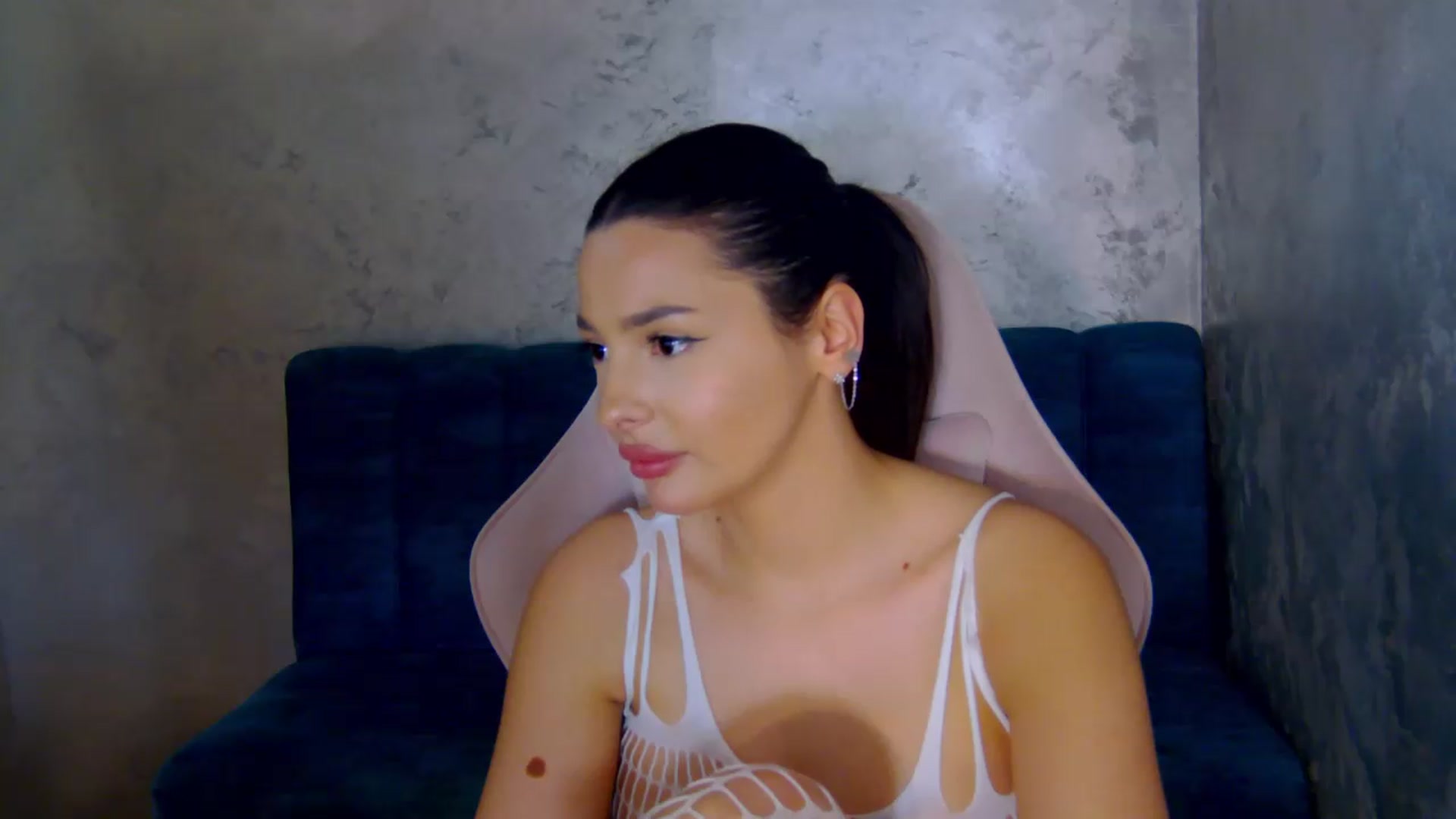 Gallery image thumbnail from meliiis_'s myfreecams stream on, 05/07/2026, 18:25 image 16 of 20