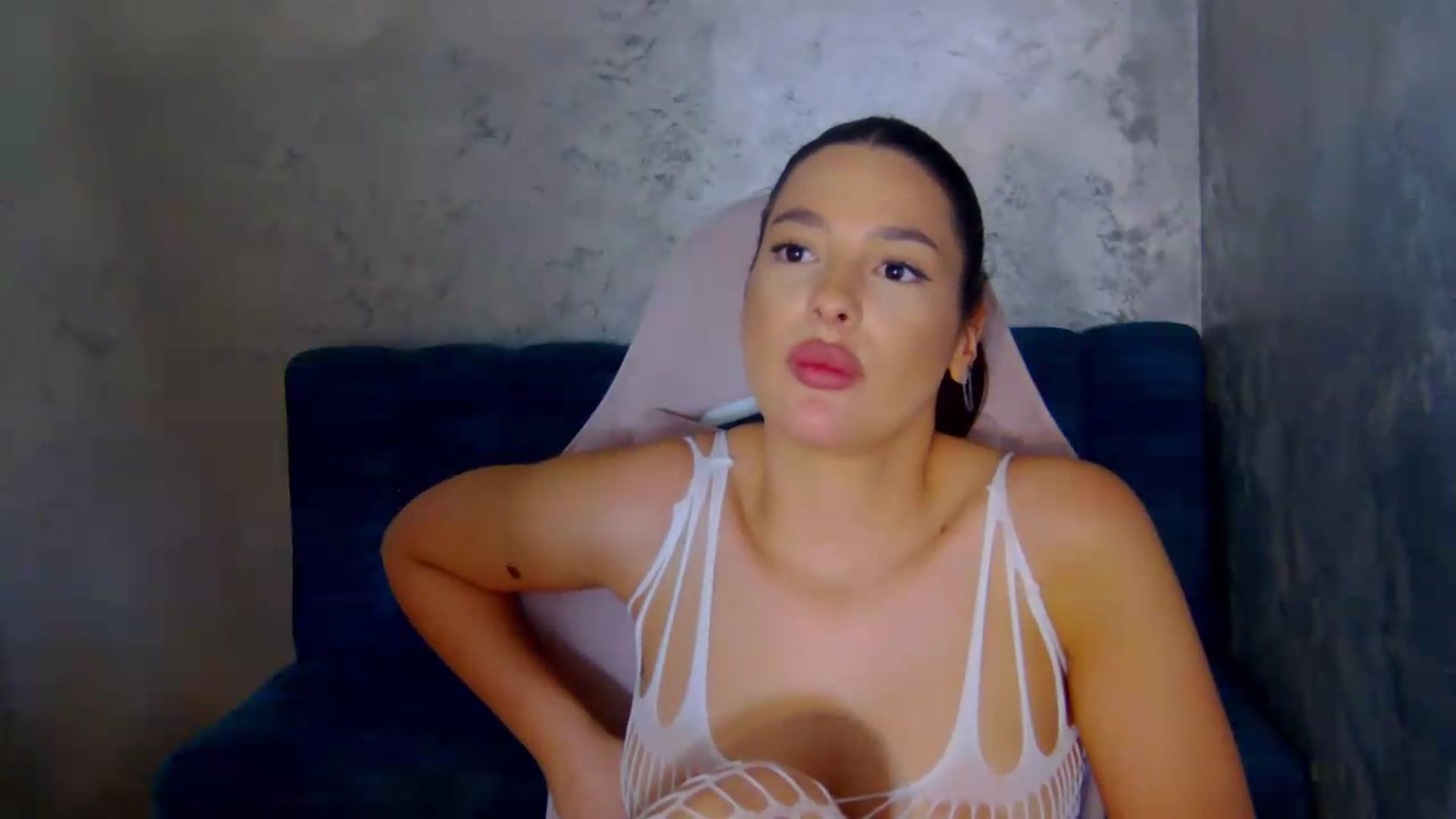 Gallery image thumbnail from meliiis_'s myfreecams stream on, 05/07/2026, 18:25 image 14 of 20