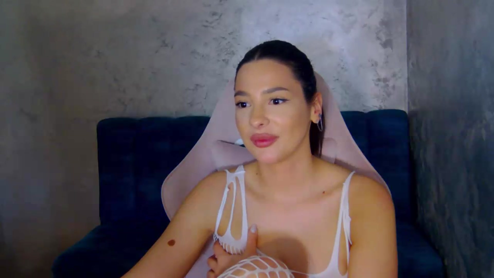 Gallery image thumbnail from meliiis_'s myfreecams stream on, 05/07/2026, 18:25 image 18 of 20