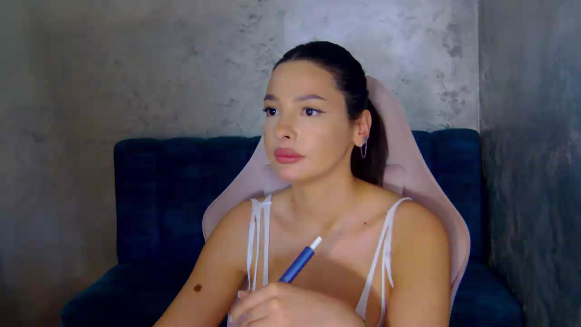 Gallery image thumbnail from meliiis_'s myfreecams stream on, 05/07/2026, 18:25 image 4 of 20