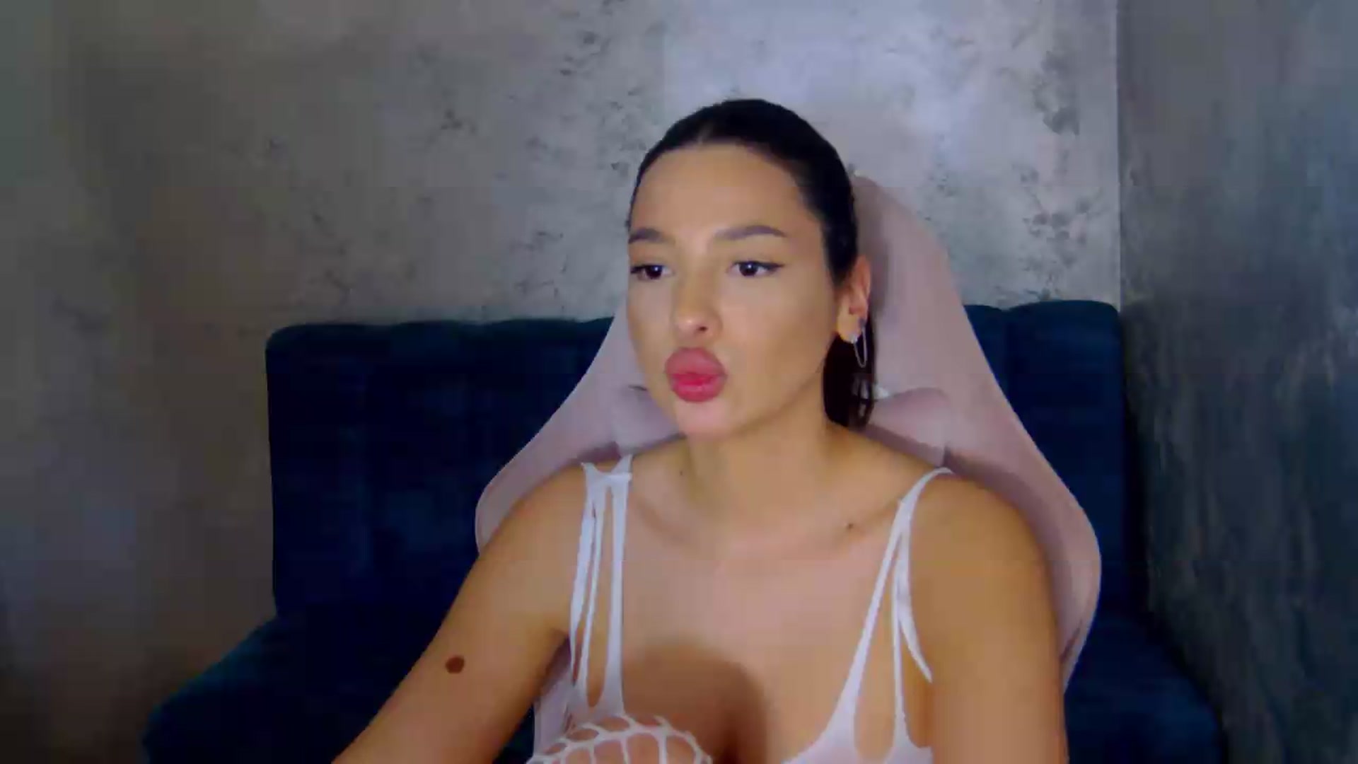 Gallery image thumbnail from meliiis_'s myfreecams stream on, 05/07/2026, 18:25 image 7 of 20