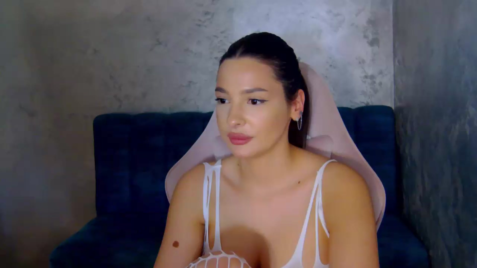 Gallery image thumbnail from meliiis_'s myfreecams stream on, 05/07/2026, 18:25 image 2 of 20