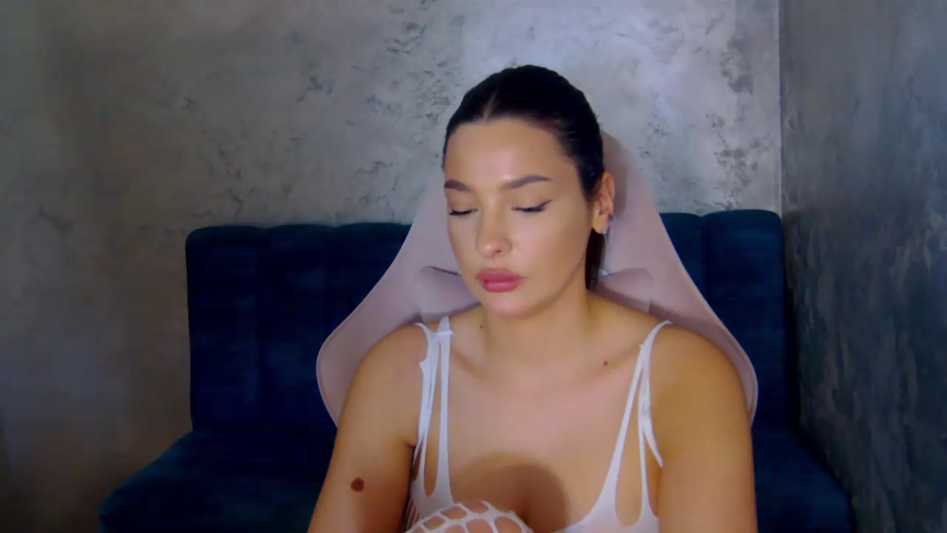 Gallery image thumbnail from meliiis_'s myfreecams stream on, 05/07/2026, 18:25 image 13 of 20