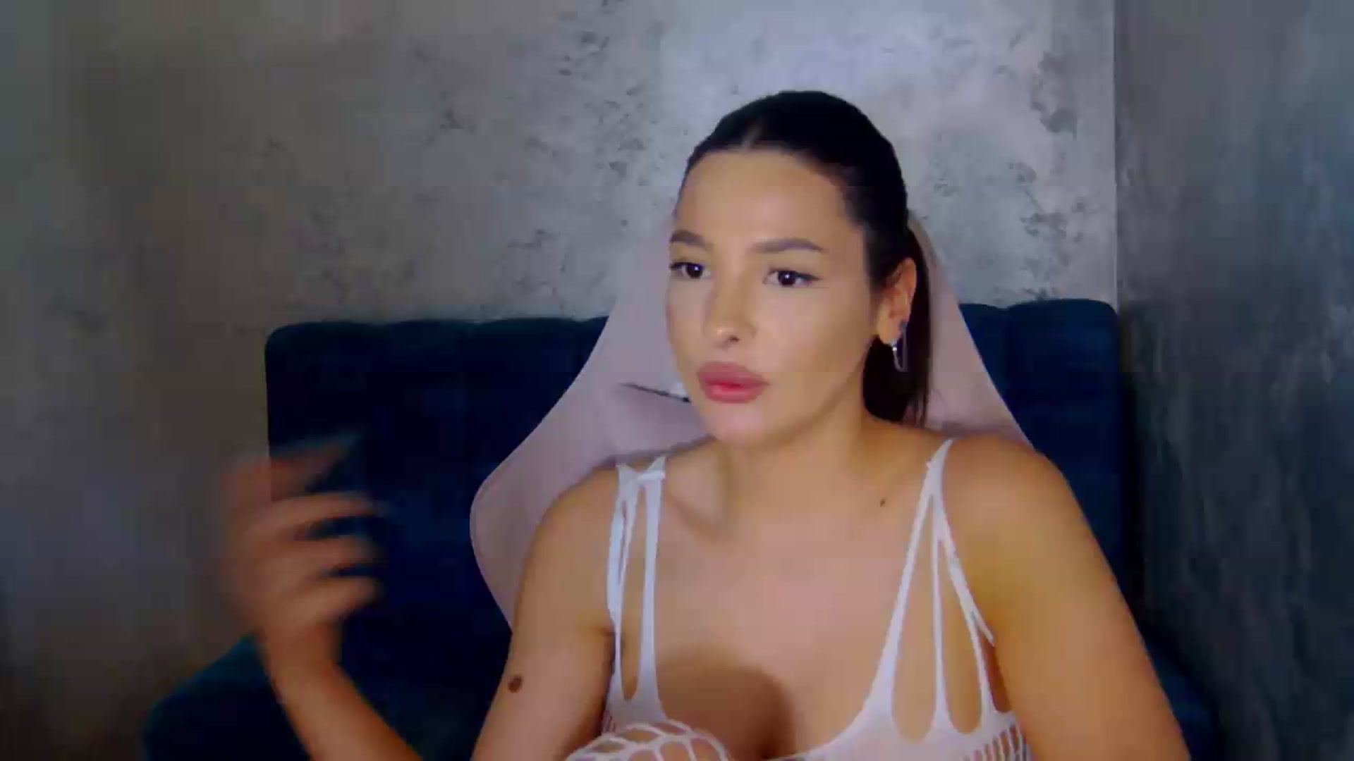 Gallery image thumbnail from meliiis_'s myfreecams stream on, 05/07/2026, 18:25 image 6 of 20