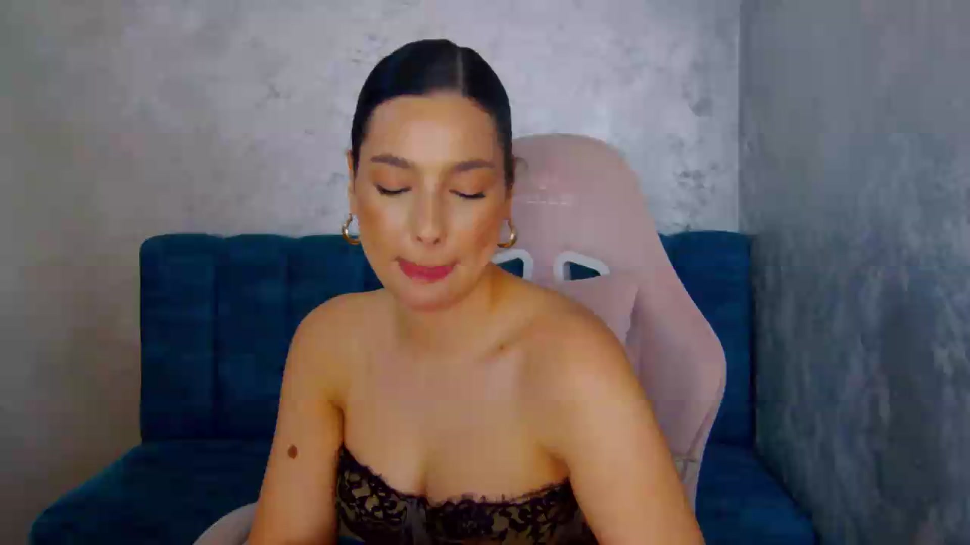 Gallery image thumbnail from meliiis_'s myfreecams stream on, 05/09/2026, 19:02 image 11 of 20