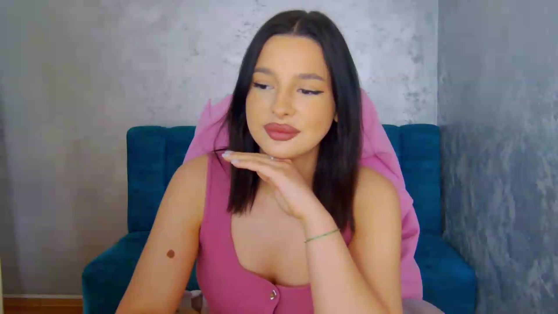 Gallery image thumbnail from meliiis_'s myfreecams stream on, 05/10/2026, 14:53 image 13 of 20