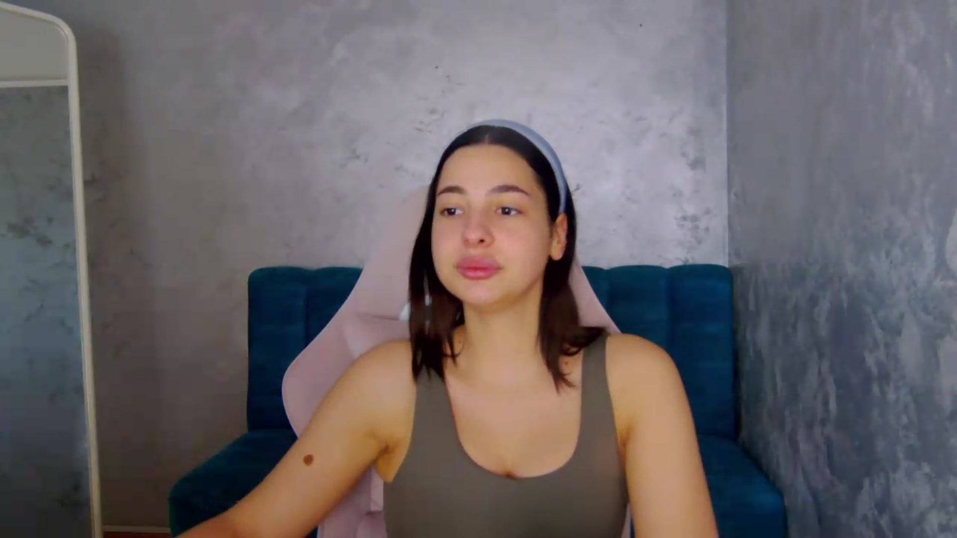 Gallery image thumbnail from meliiis_'s myfreecams stream on, 05/11/2026, 19:00 image 15 of 20