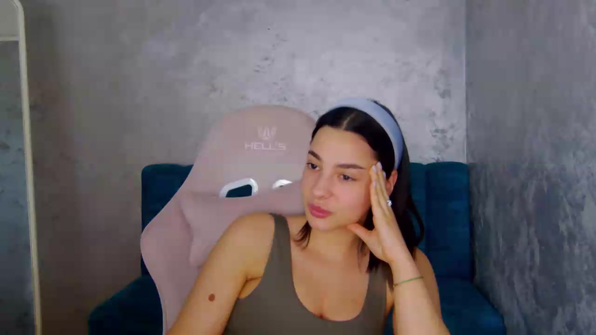 Gallery image thumbnail from meliiis_'s myfreecams stream on, 05/11/2026, 19:00 image 19 of 20
