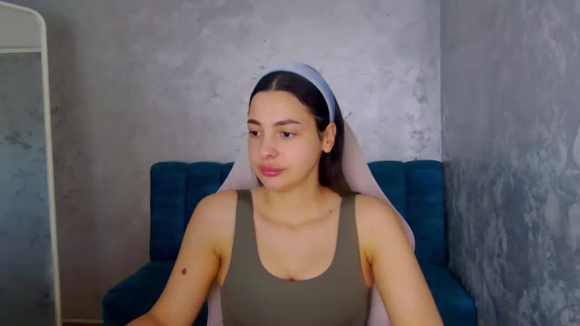 Gallery image thumbnail from meliiis_'s myfreecams stream on, 05/11/2026, 19:00 image 12 of 20