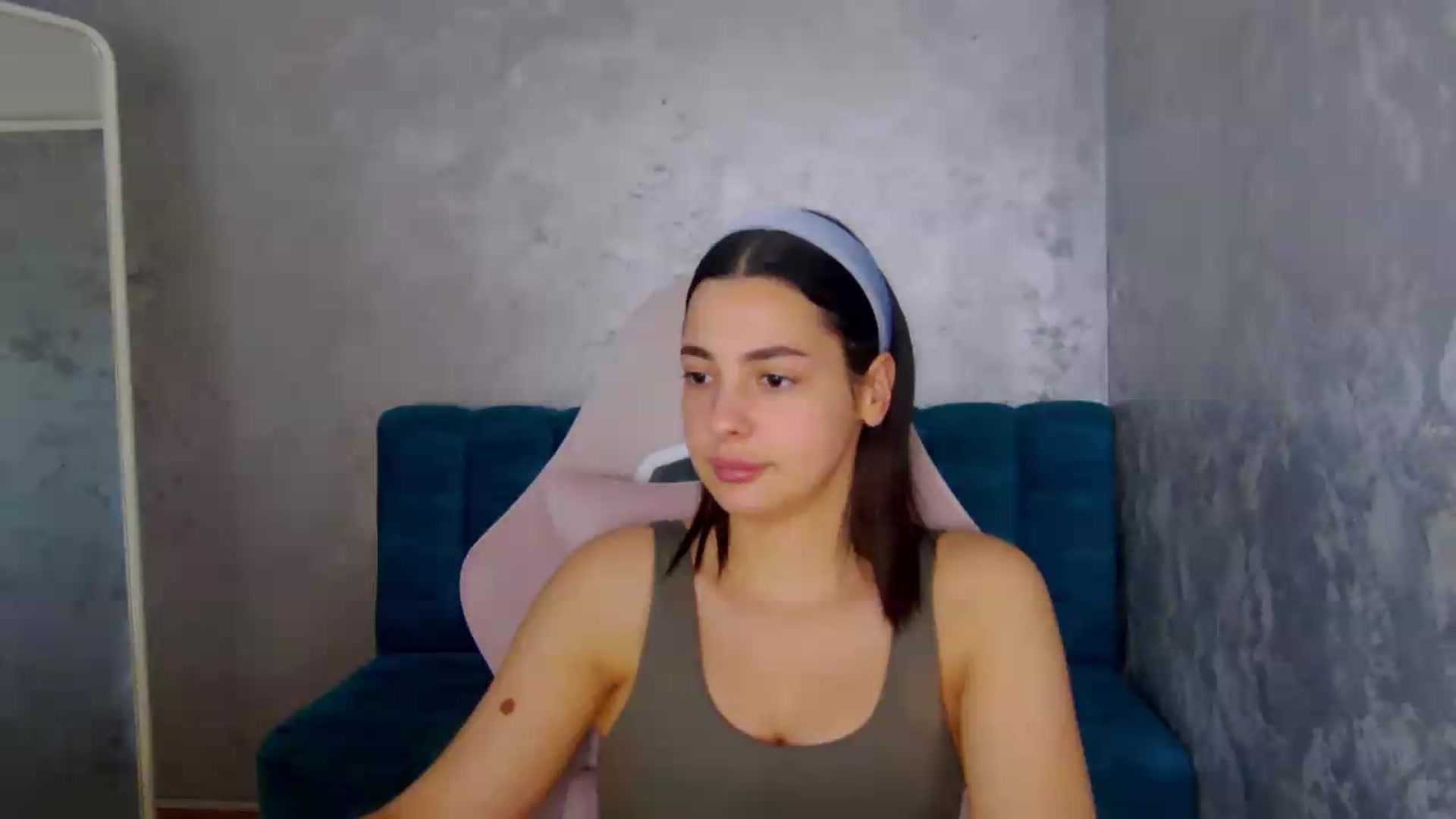 Gallery image thumbnail from meliiis_'s myfreecams stream on, 05/11/2026, 19:00 image 16 of 20