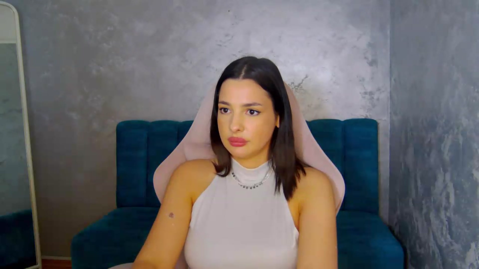 Gallery image thumbnail from meliiis_'s myfreecams stream on, 05/14/2026, 16:23 image 19 of 20