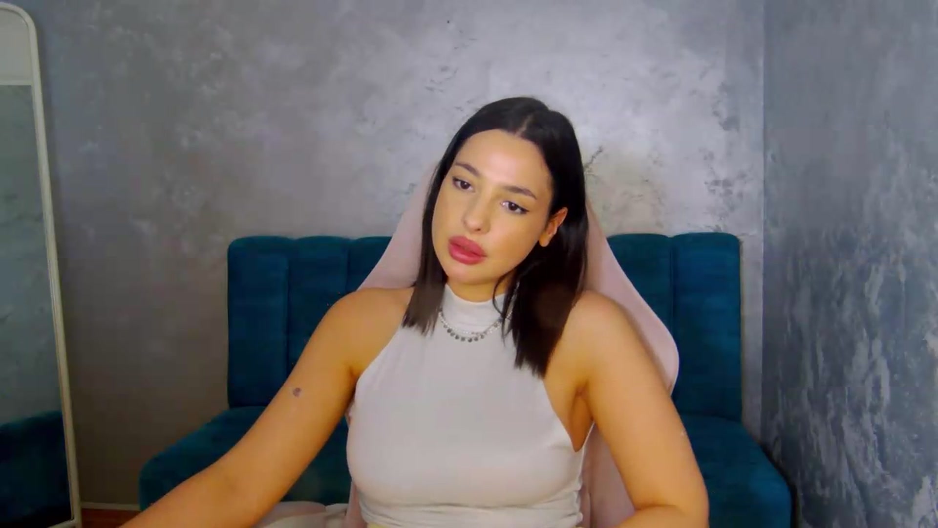 Gallery image thumbnail from meliiis_'s myfreecams stream on, 05/14/2026, 16:23 image 11 of 20