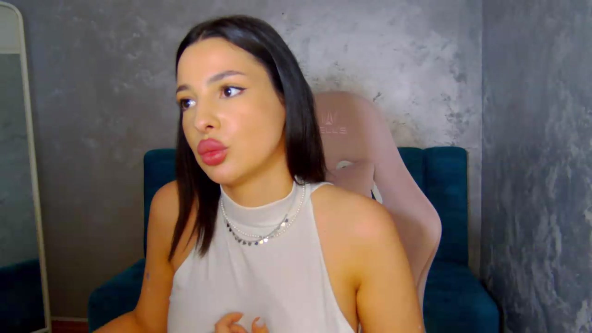 Gallery image thumbnail from meliiis_'s myfreecams stream on, 05/14/2026, 16:23 image 3 of 20