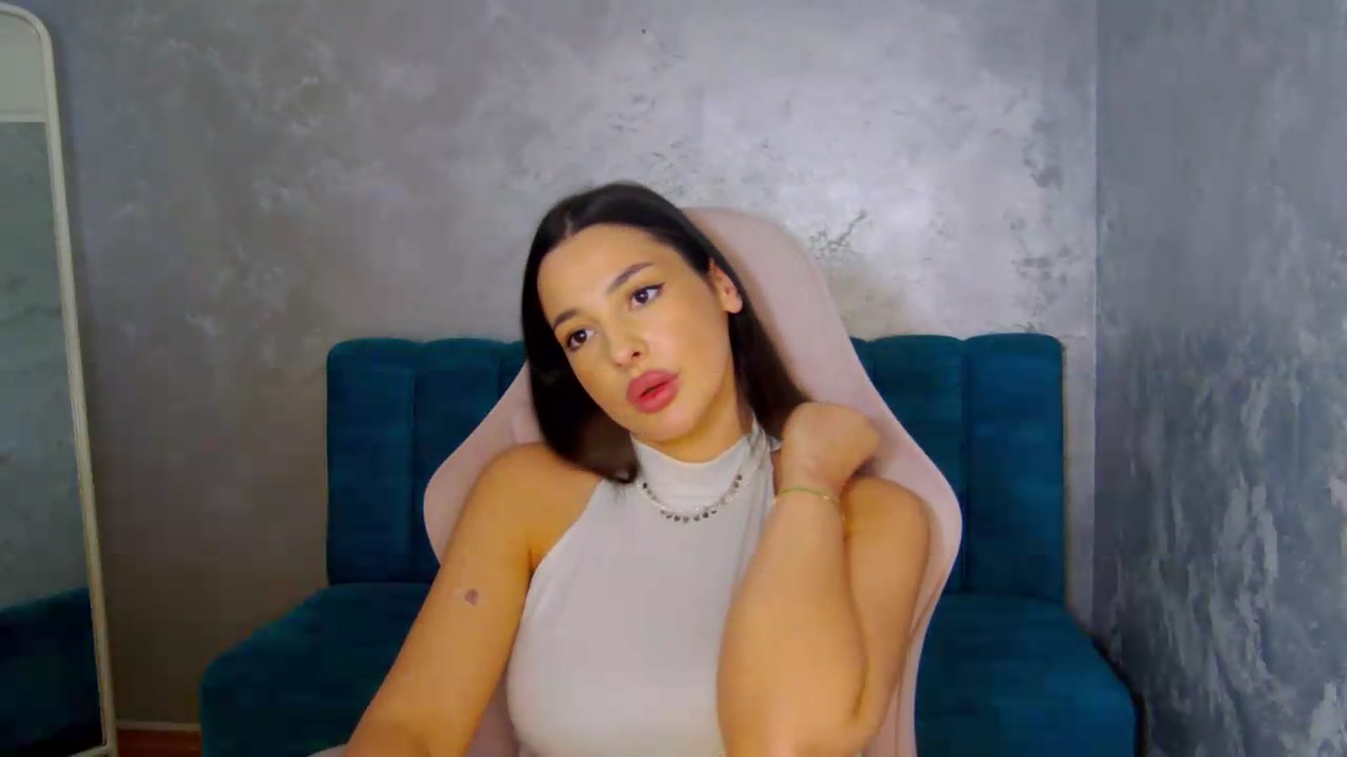 Gallery image thumbnail from meliiis_'s myfreecams stream on, 05/14/2026, 16:23 image 18 of 20