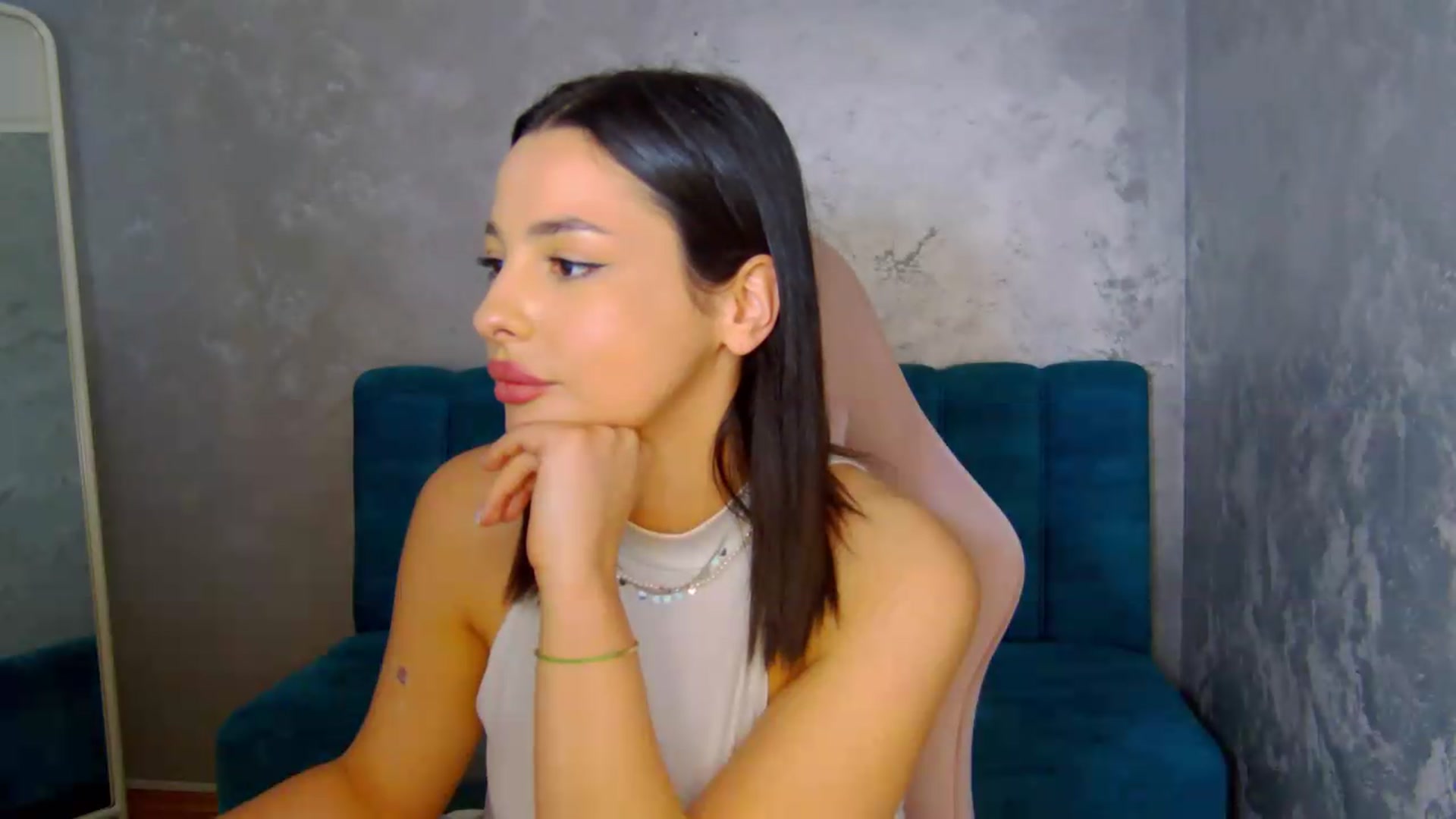Gallery image thumbnail from meliiis_'s myfreecams stream on, 05/14/2026, 16:23 image 10 of 20