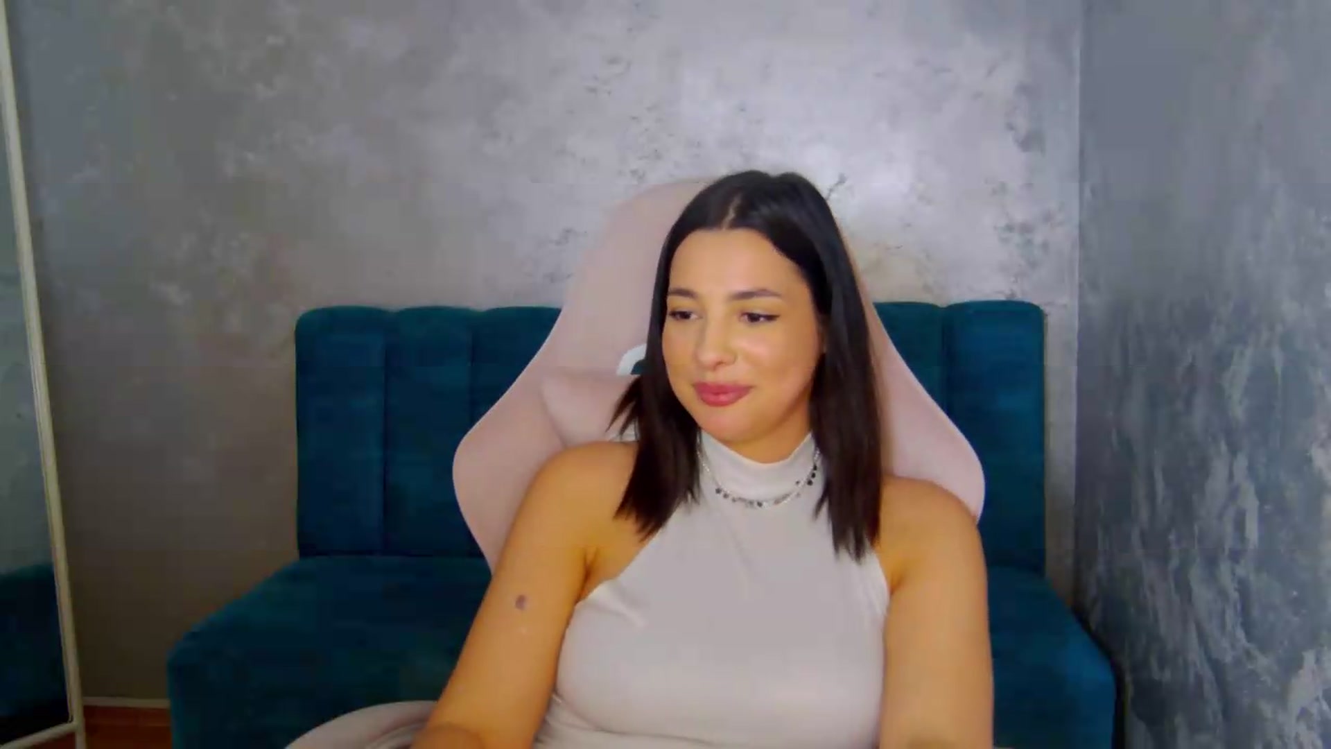 Gallery image thumbnail from meliiis_'s myfreecams stream on, 05/14/2026, 18:45 image 17 of 20