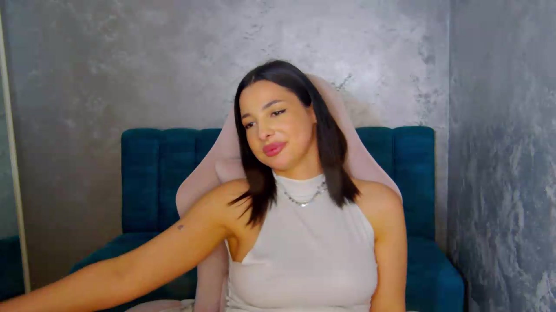 Gallery image thumbnail from meliiis_'s myfreecams stream on, 05/14/2026, 18:45 image 13 of 20