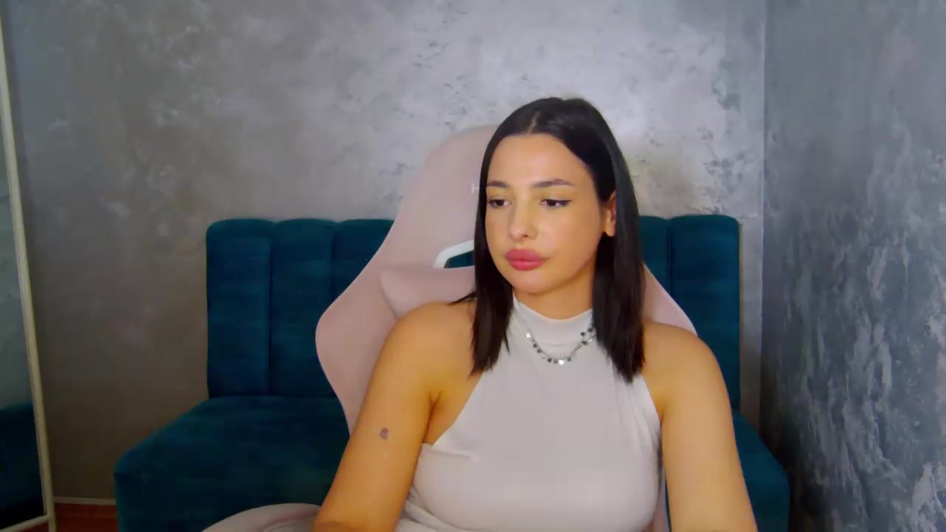 Gallery image thumbnail from meliiis_'s myfreecams stream on, 05/14/2026, 18:45 image 14 of 20