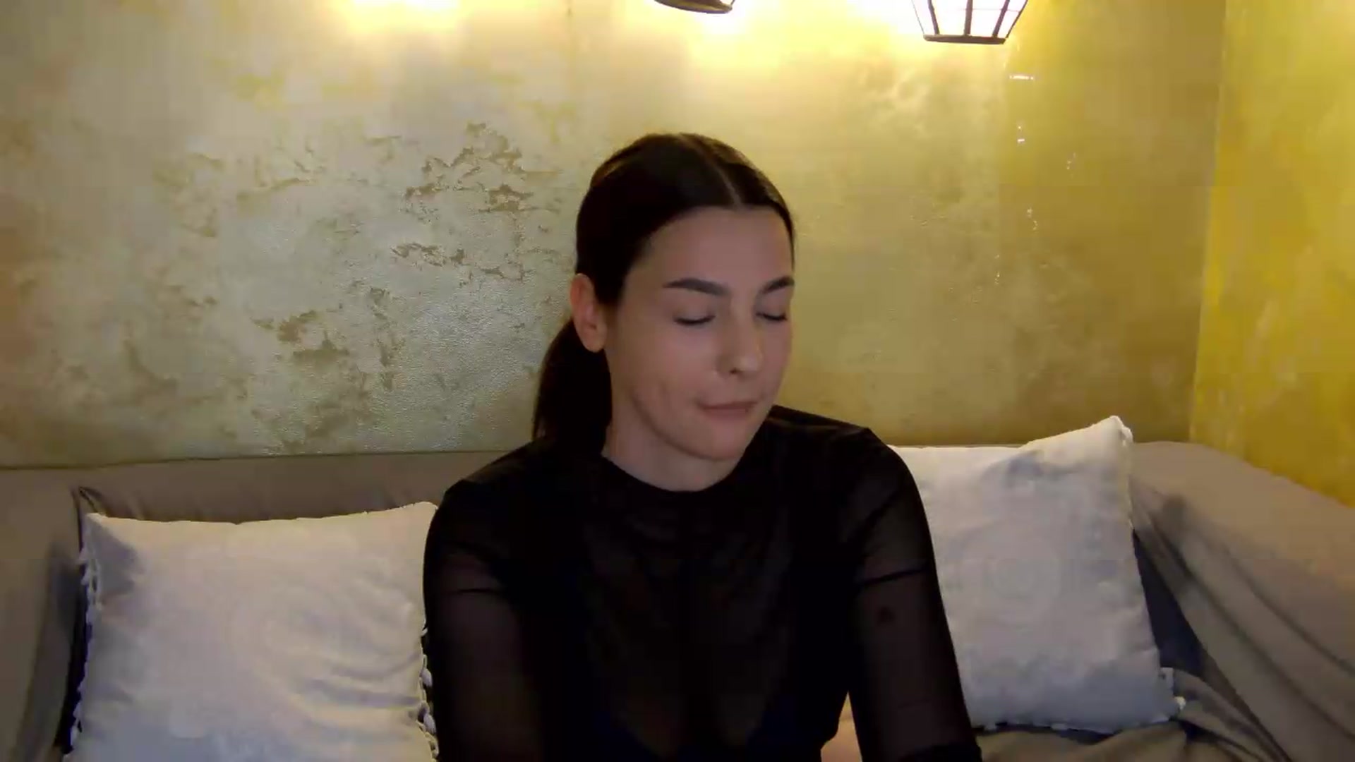 Gallery image thumbnail from meliiis_'s myfreecams stream on, 05/17/2026, 14:59 image 19 of 20