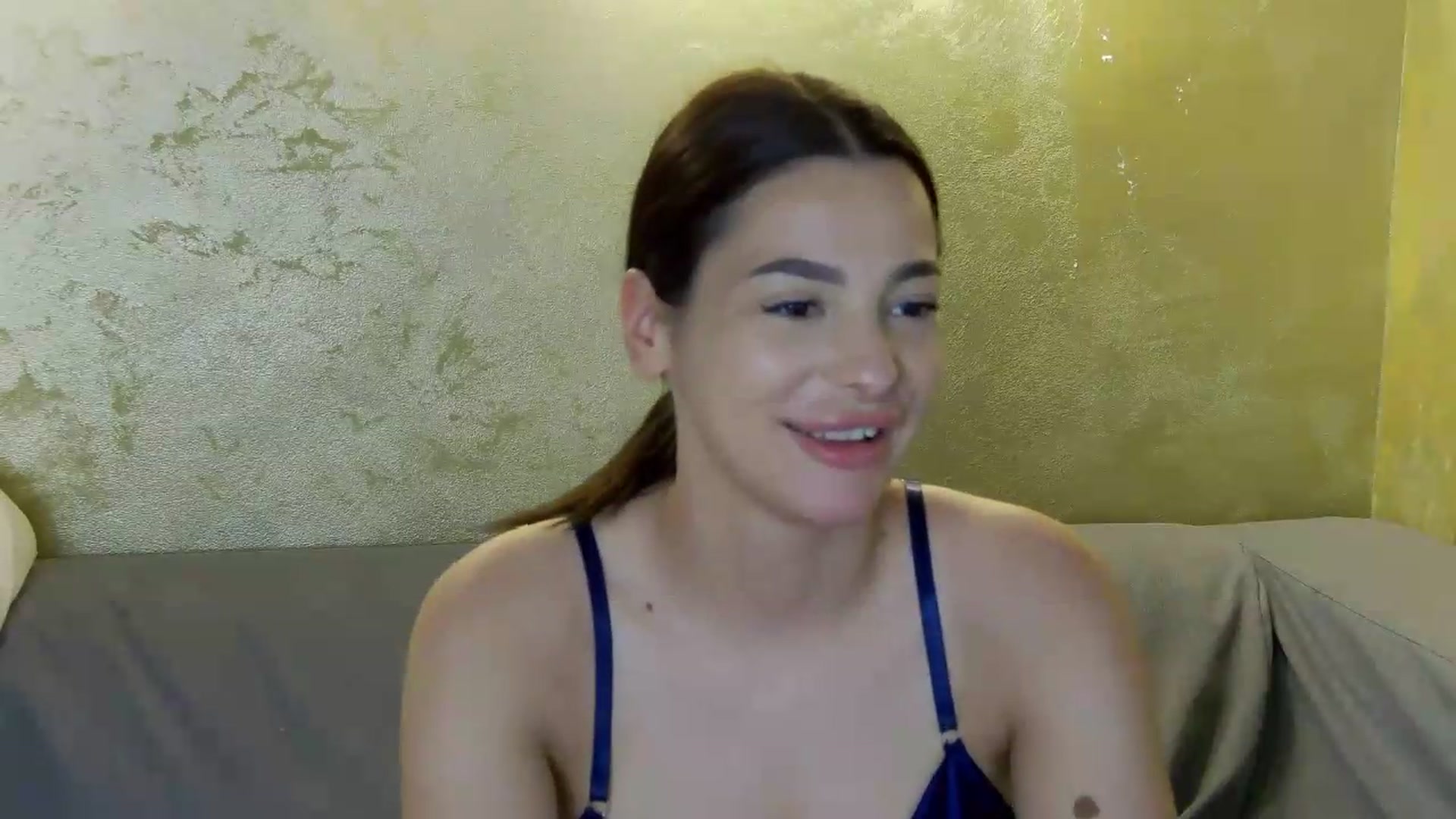 Gallery image thumbnail from meliiis_'s myfreecams stream on, 05/17/2026, 19:07 image 5 of 20