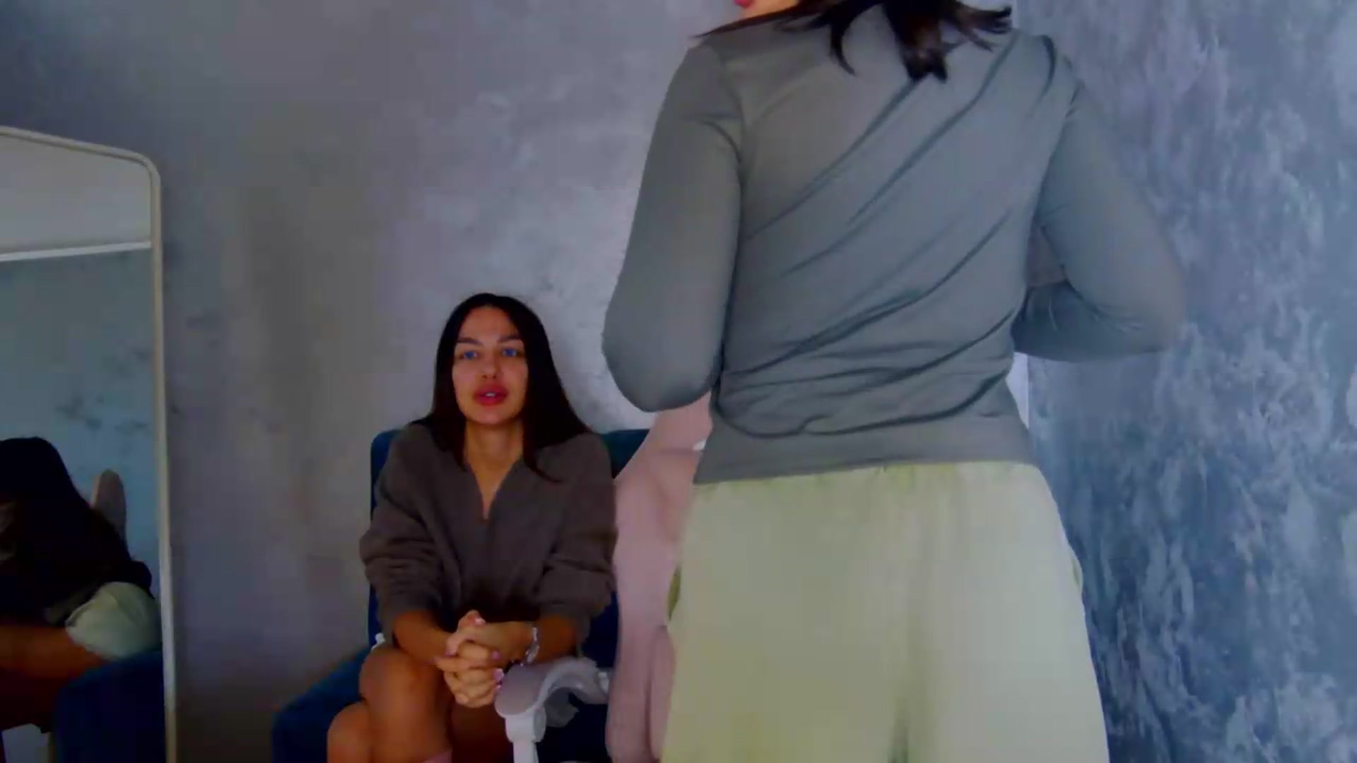 Gallery image thumbnail from meliiis_'s myfreecams stream on, 05/19/2026, 15:55 image 12 of 20