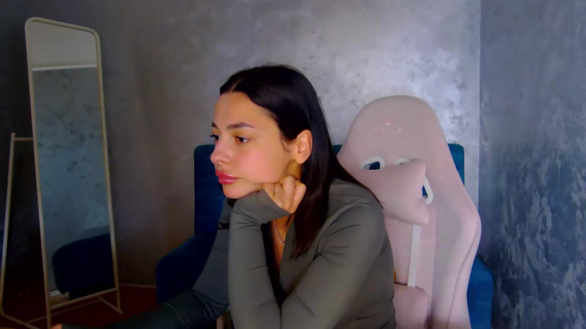 Gallery image thumbnail from meliiis_'s myfreecams stream on, 05/19/2026, 19:40 image 2 of 20