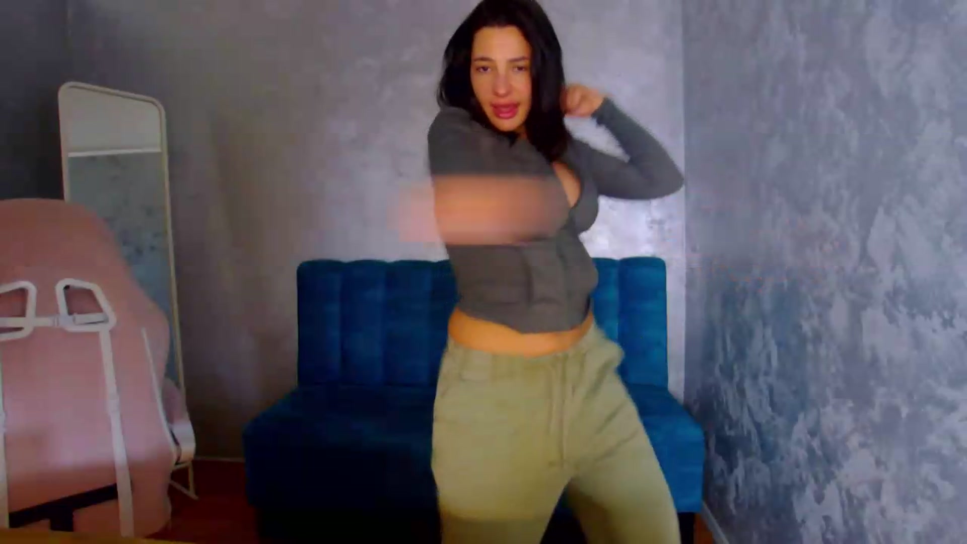 Gallery image thumbnail from meliiis_'s myfreecams stream on, 05/19/2026, 19:40 image 14 of 20