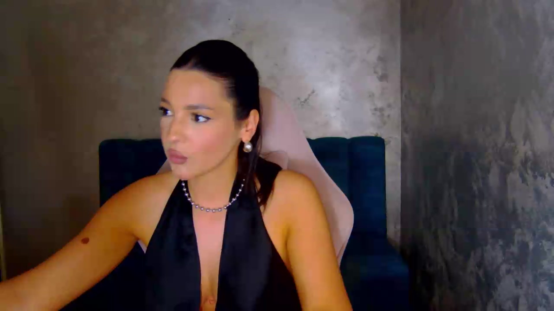 Gallery image thumbnail from meliiis_'s myfreecams stream on, 05/20/2026, 15:44 image 16 of 20