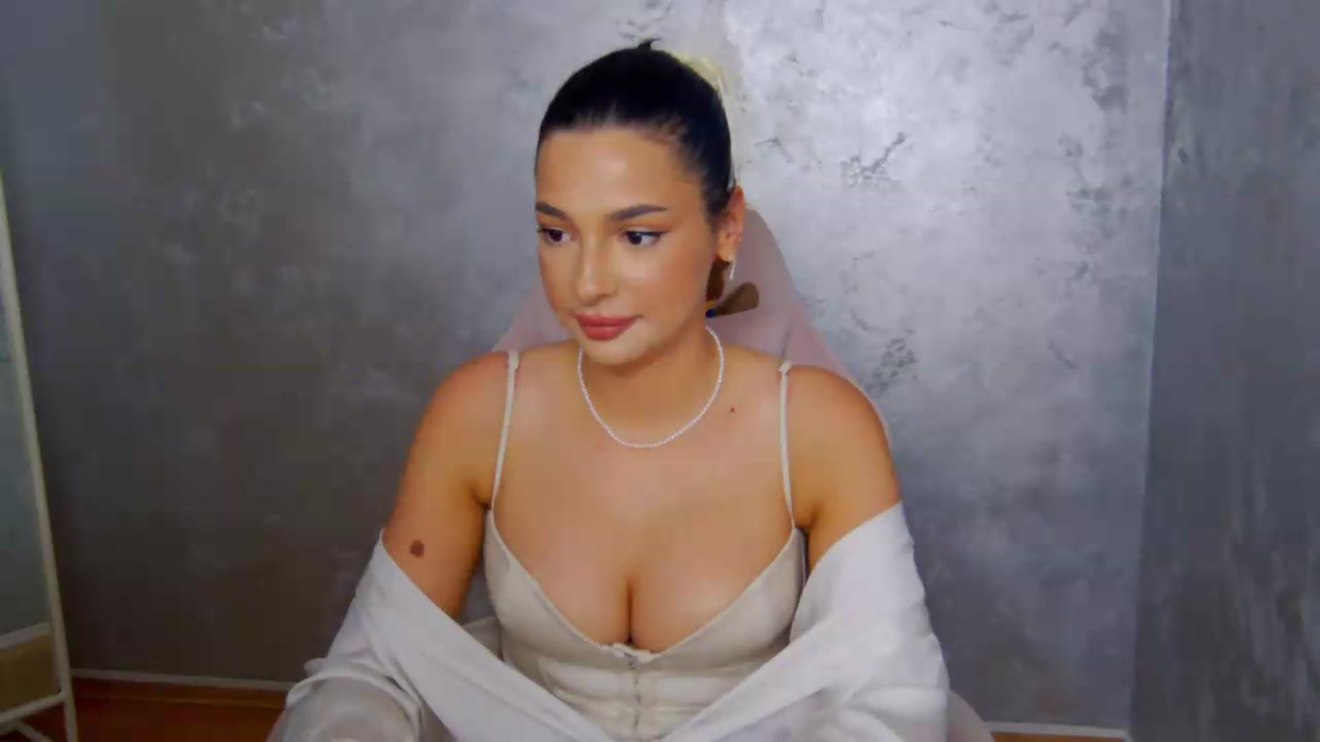 Gallery image thumbnail from meliiis_'s myfreecams stream on, 05/27/2026, 12:59 image 10 of 20