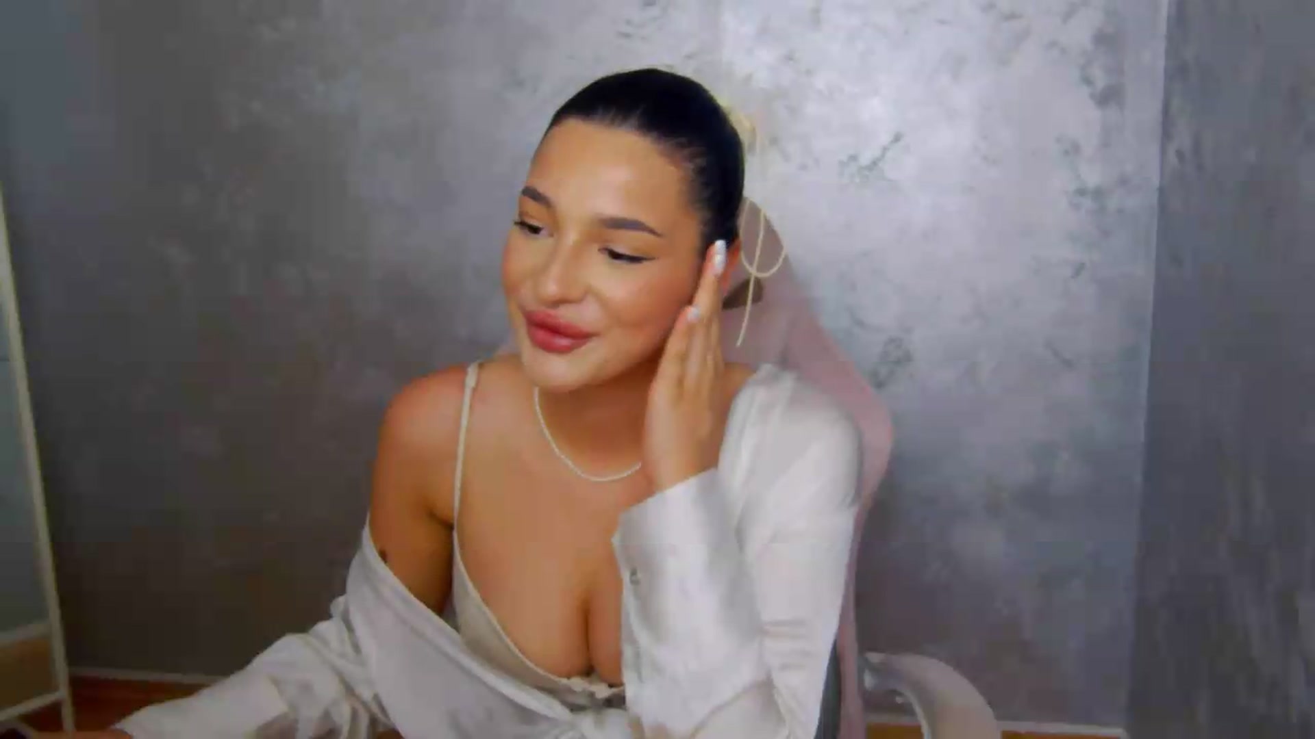 Gallery image thumbnail from meliiis_'s myfreecams stream on, 05/27/2026, 12:59 image 14 of 20