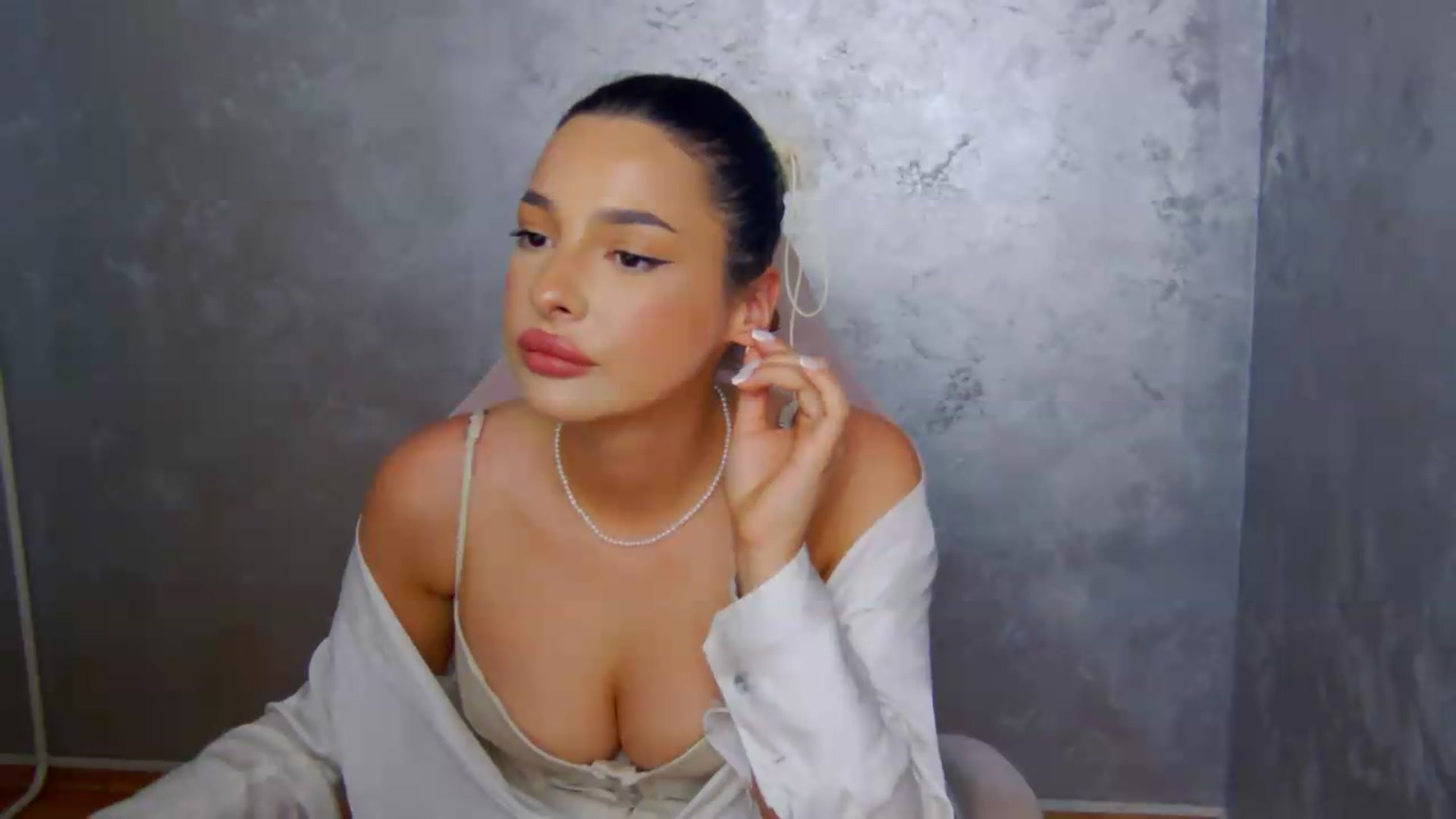 Gallery image thumbnail from meliiis_'s myfreecams stream on, 05/27/2026, 12:59 image 4 of 20