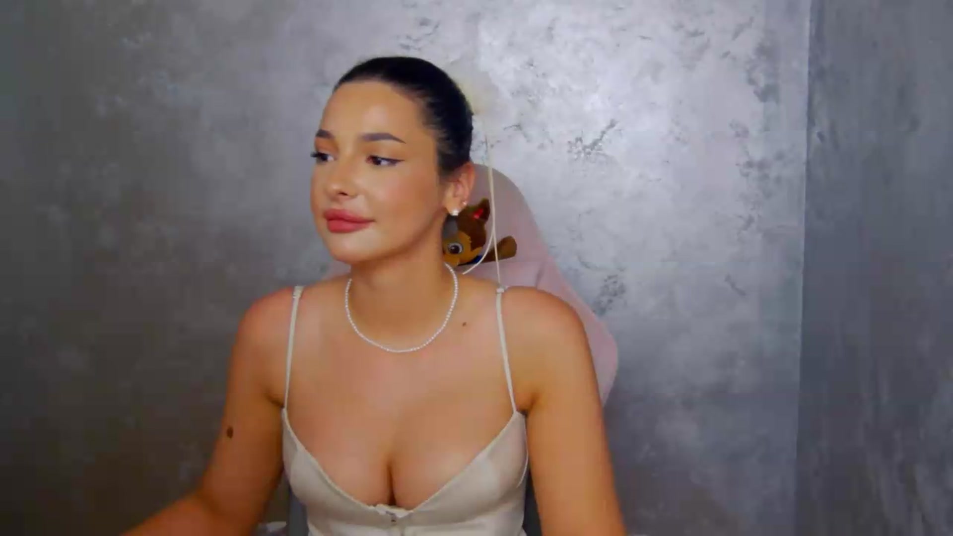 Gallery image thumbnail from meliiis_'s myfreecams stream on, 05/27/2026, 15:01 image 12 of 20