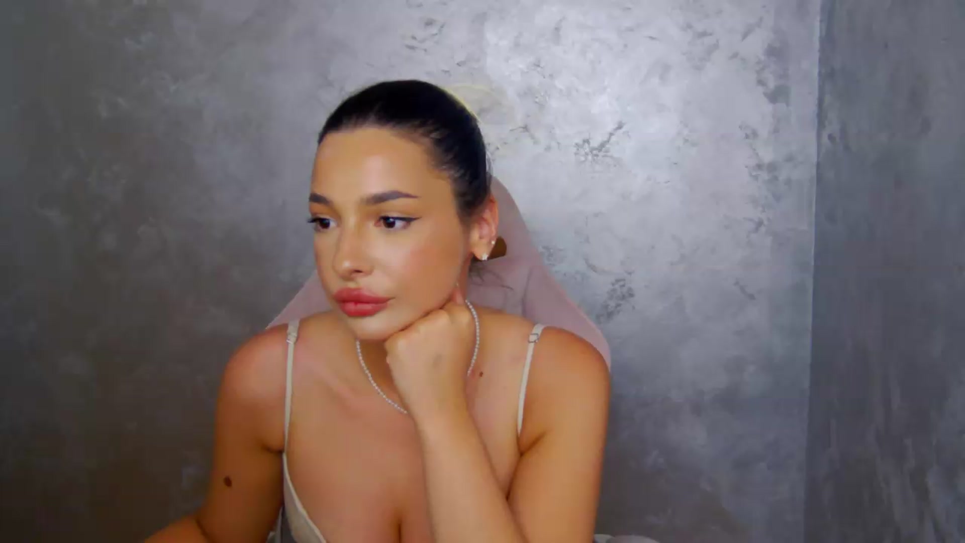 Gallery image thumbnail from meliiis_'s myfreecams stream on, 05/27/2026, 15:01 image 20 of 20
