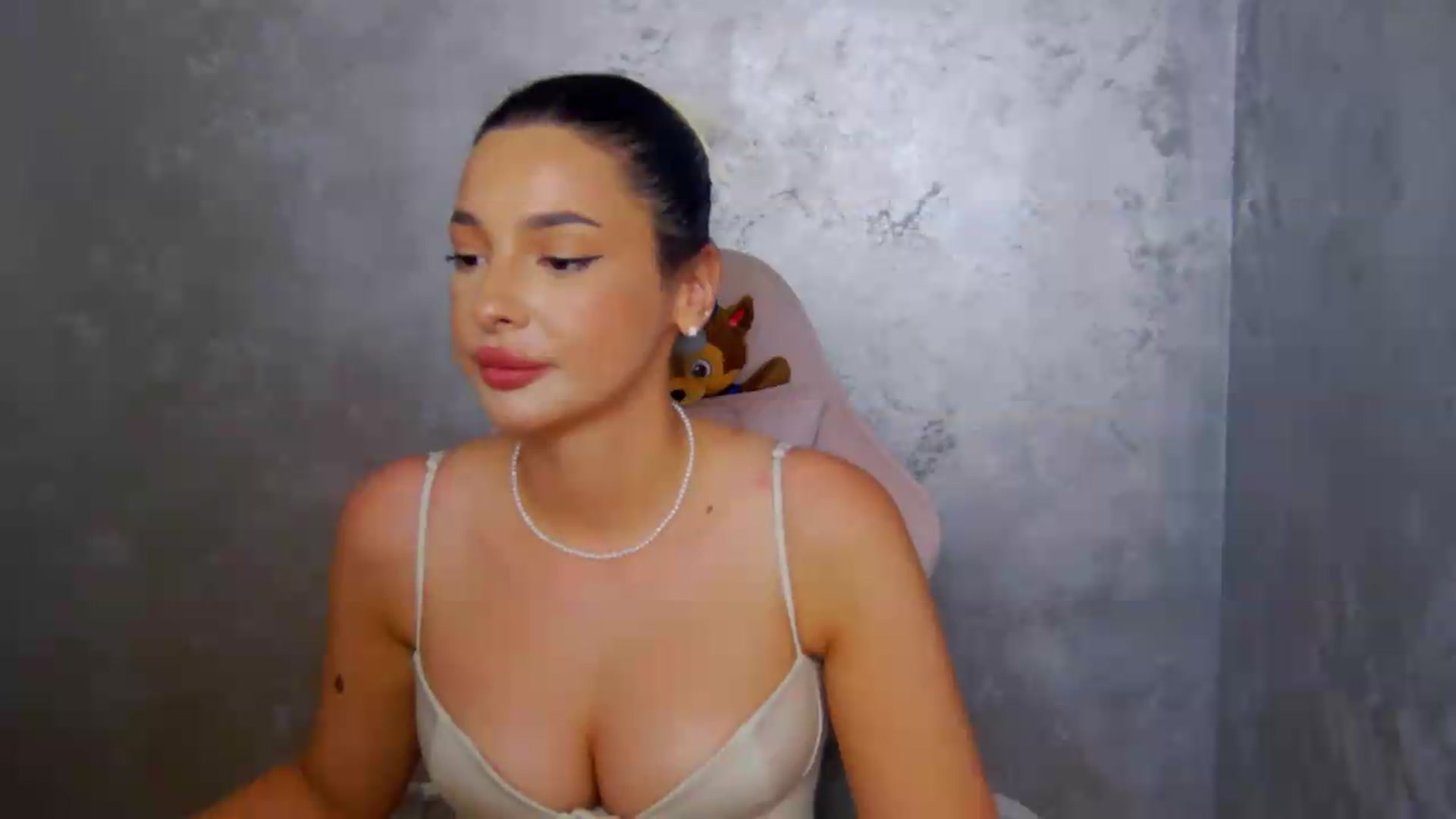 Gallery image thumbnail from meliiis_'s myfreecams stream on, 05/27/2026, 15:01 image 13 of 20