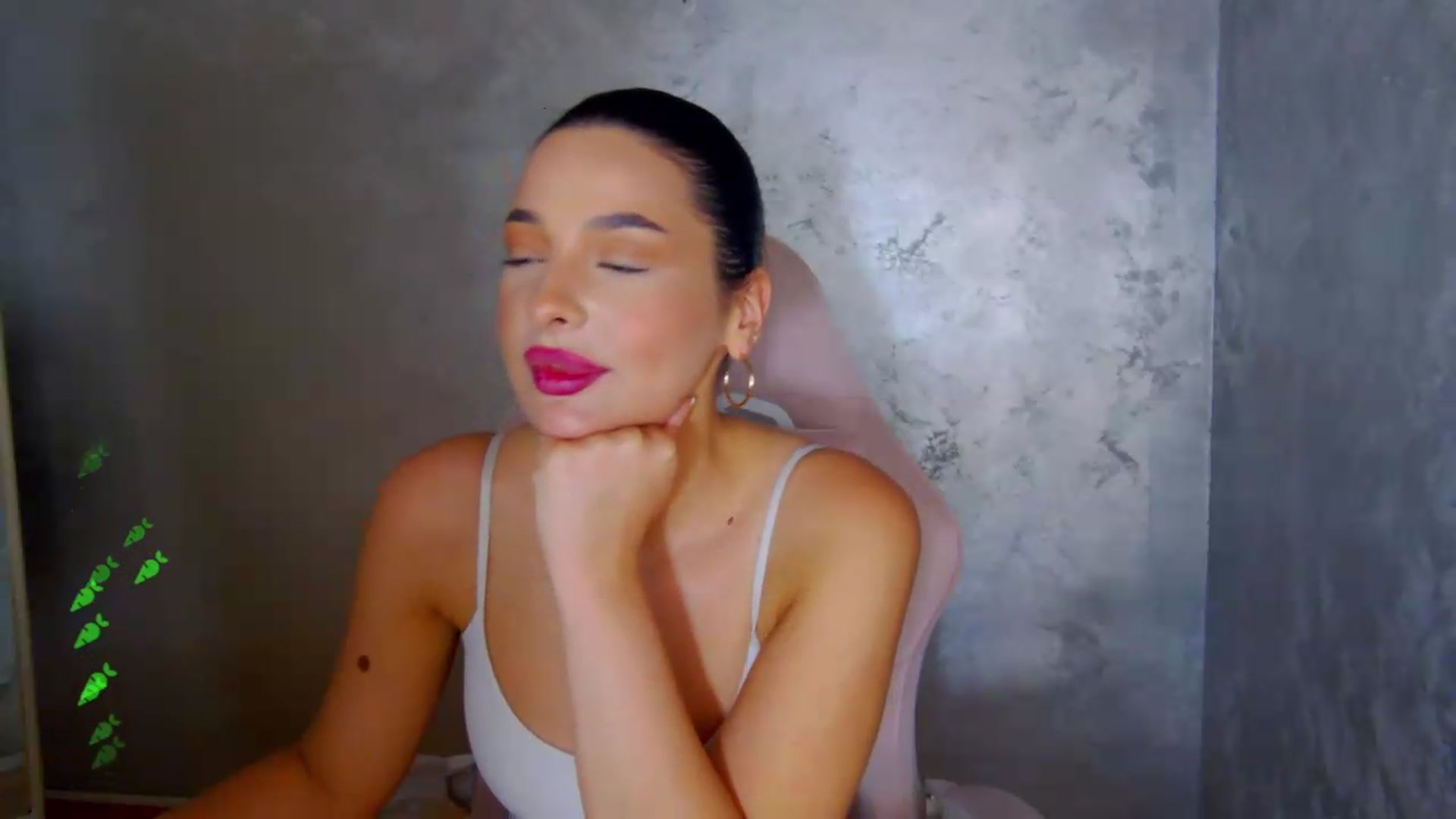 Gallery image thumbnail from meliiis_'s myfreecams stream on, 05/28/2026, 14:46 image 9 of 20