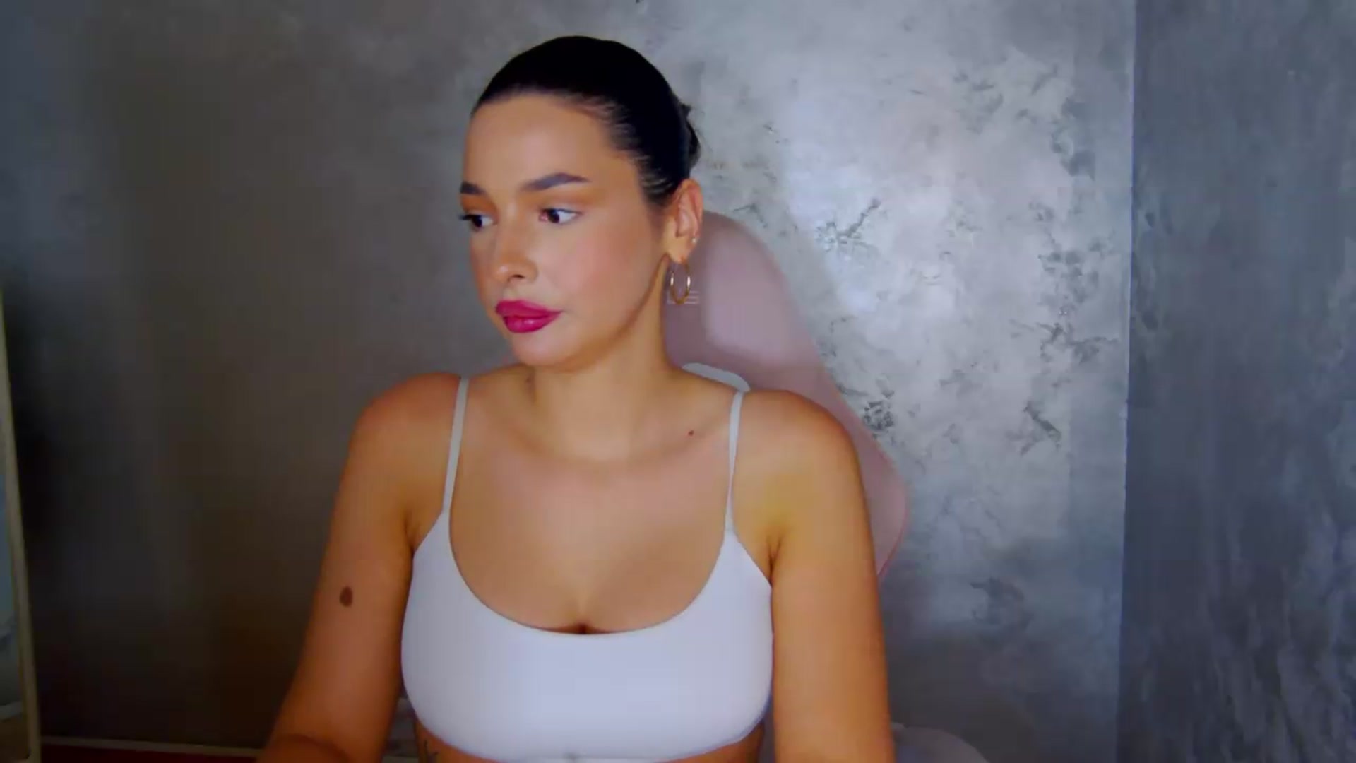 Gallery image thumbnail from meliiis_'s myfreecams stream on, 05/28/2026, 14:46 image 6 of 20